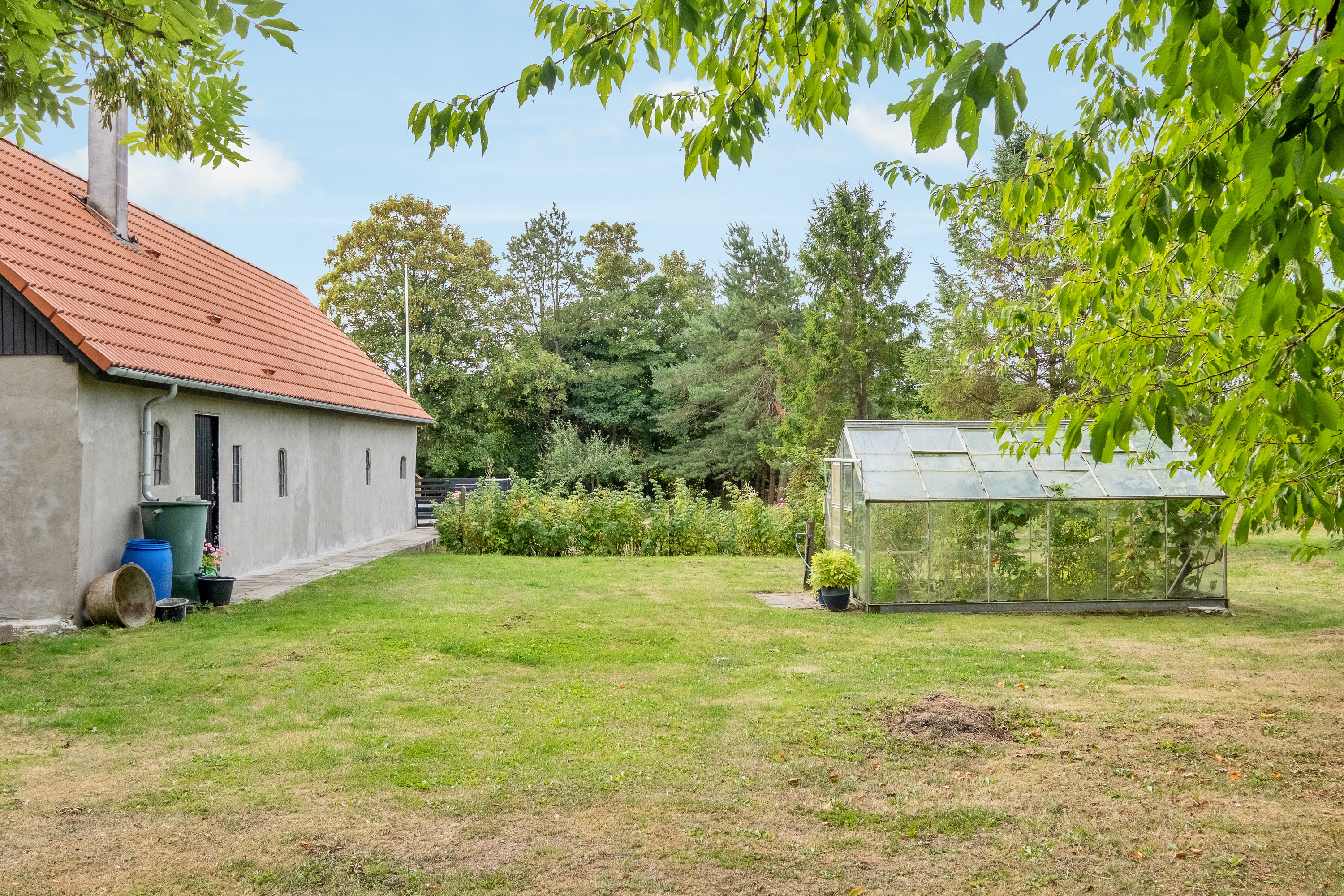 Fremhævet have billede i fuldskærmstilstand. Billede af Hovmarken 16, 8520 Lystrup
