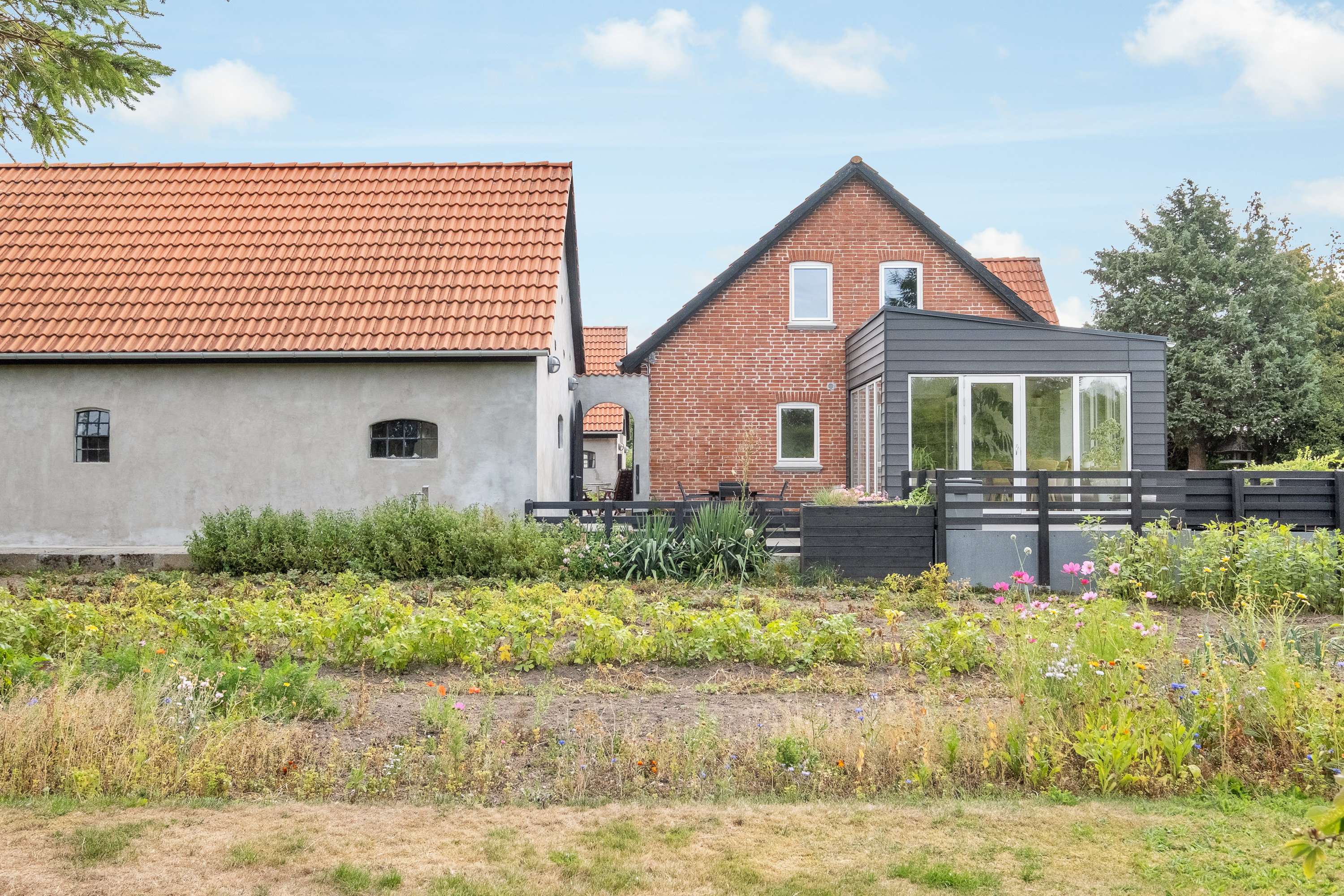 Fremhævet have billede i fuldskærmstilstand. Billede af Hovmarken 16, 8520 Lystrup