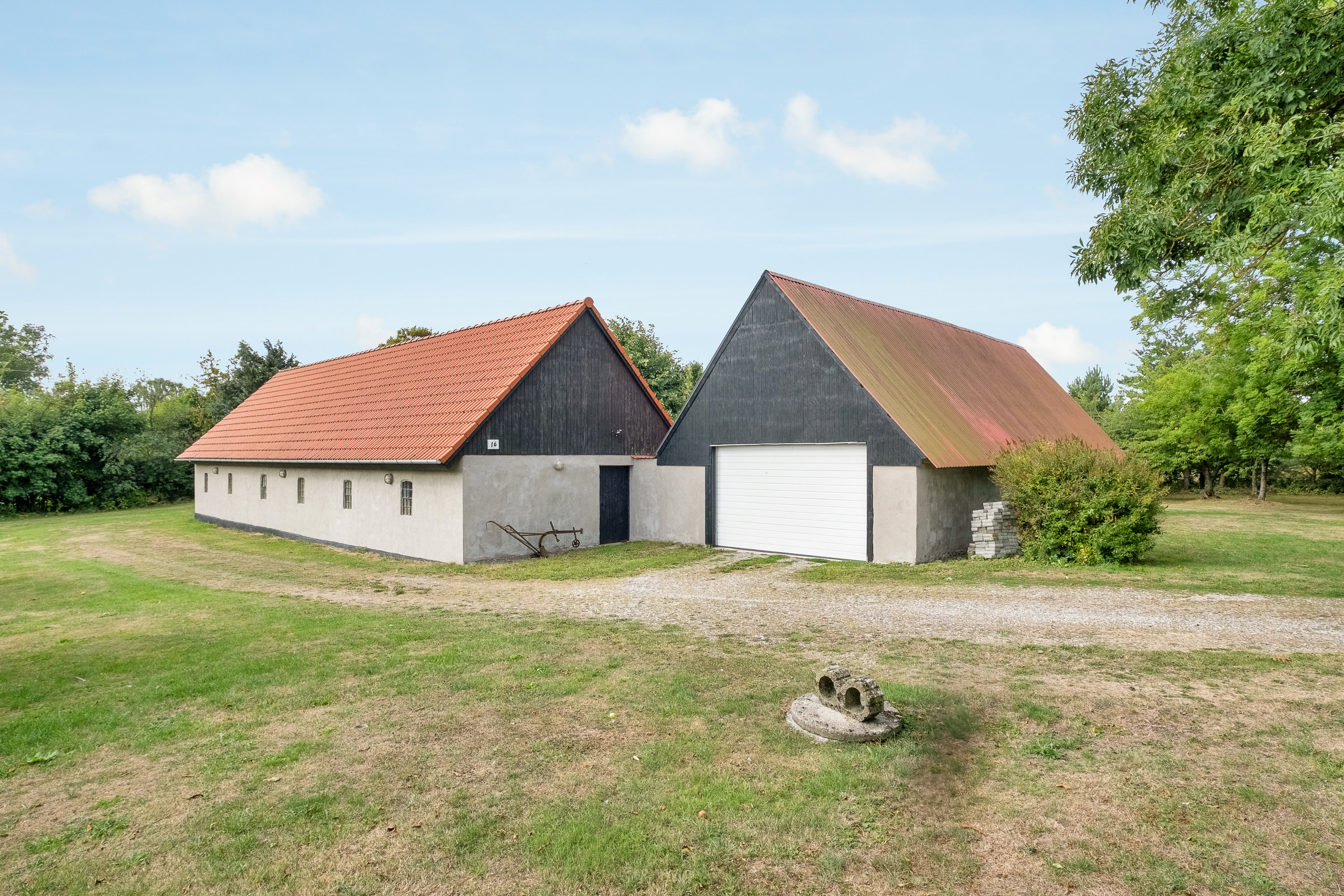 Fremhævet facade billede i fuldskærmstilstand. Billede af Hovmarken 16, 8520 Lystrup