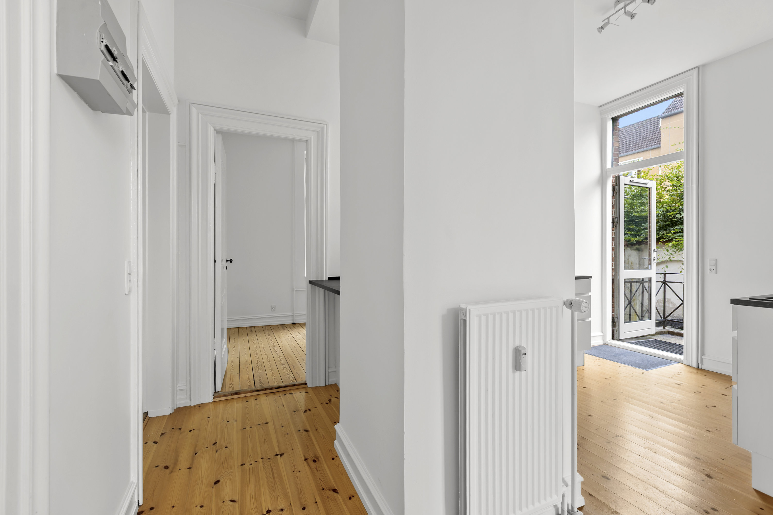 Fremhævet entré billede i fuldskærmstilstand. Billede af Sdr.Stationsvej 33, st. th., 4200 Slagelse