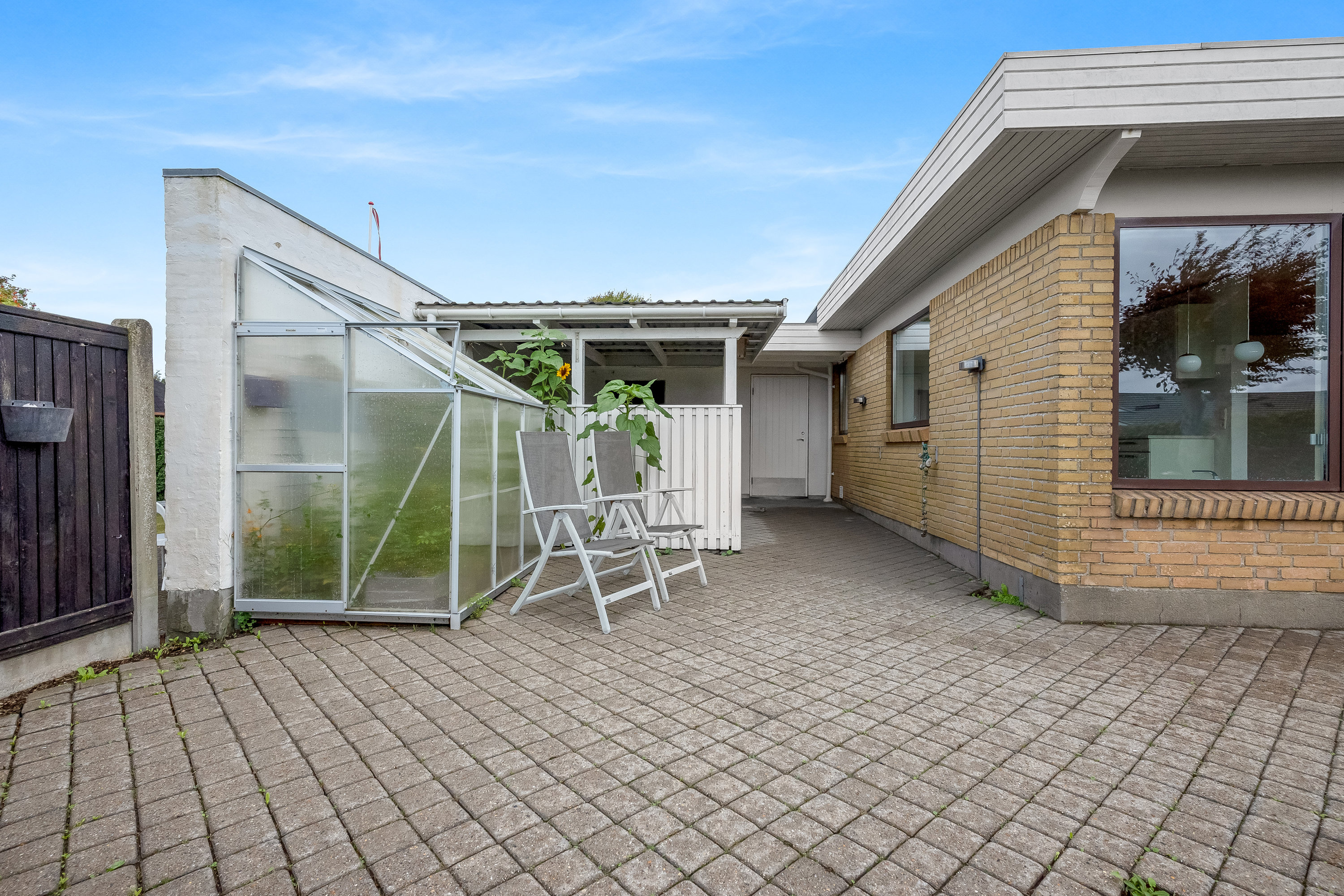 Fremhævet terrasse billede i fuldskærmstilstand. Billede af Rugvænget 7, Rindum, 6950 Ringkøbing
