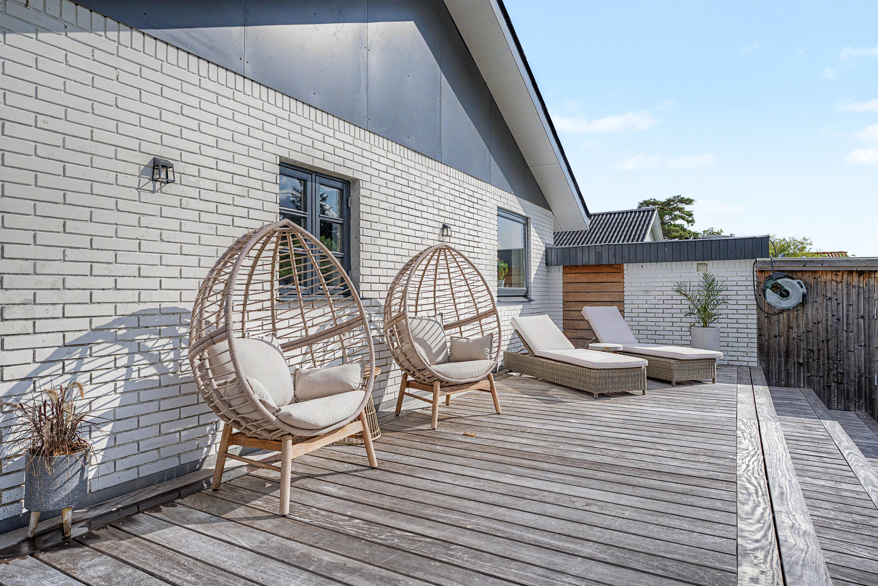 Fremhævet terrasse billede i fuldskærmstilstand. Billede af Sundvænget 3A, Hasselø Pl, 4800 Nykøbing F