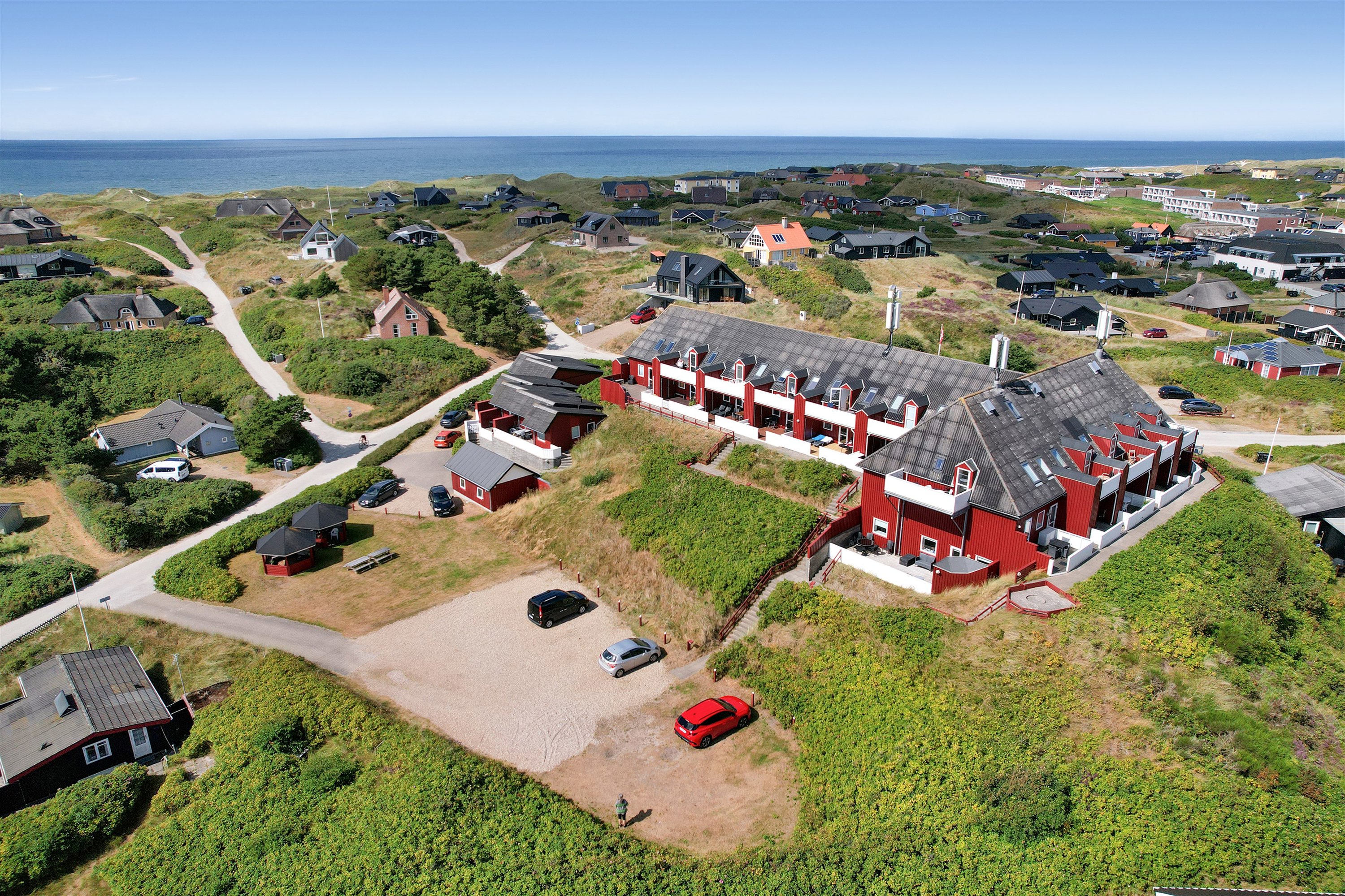 Fritidshus: Luftfoto på Hjelmevej 15, st. 6., Henne Strand, 6854 Henne