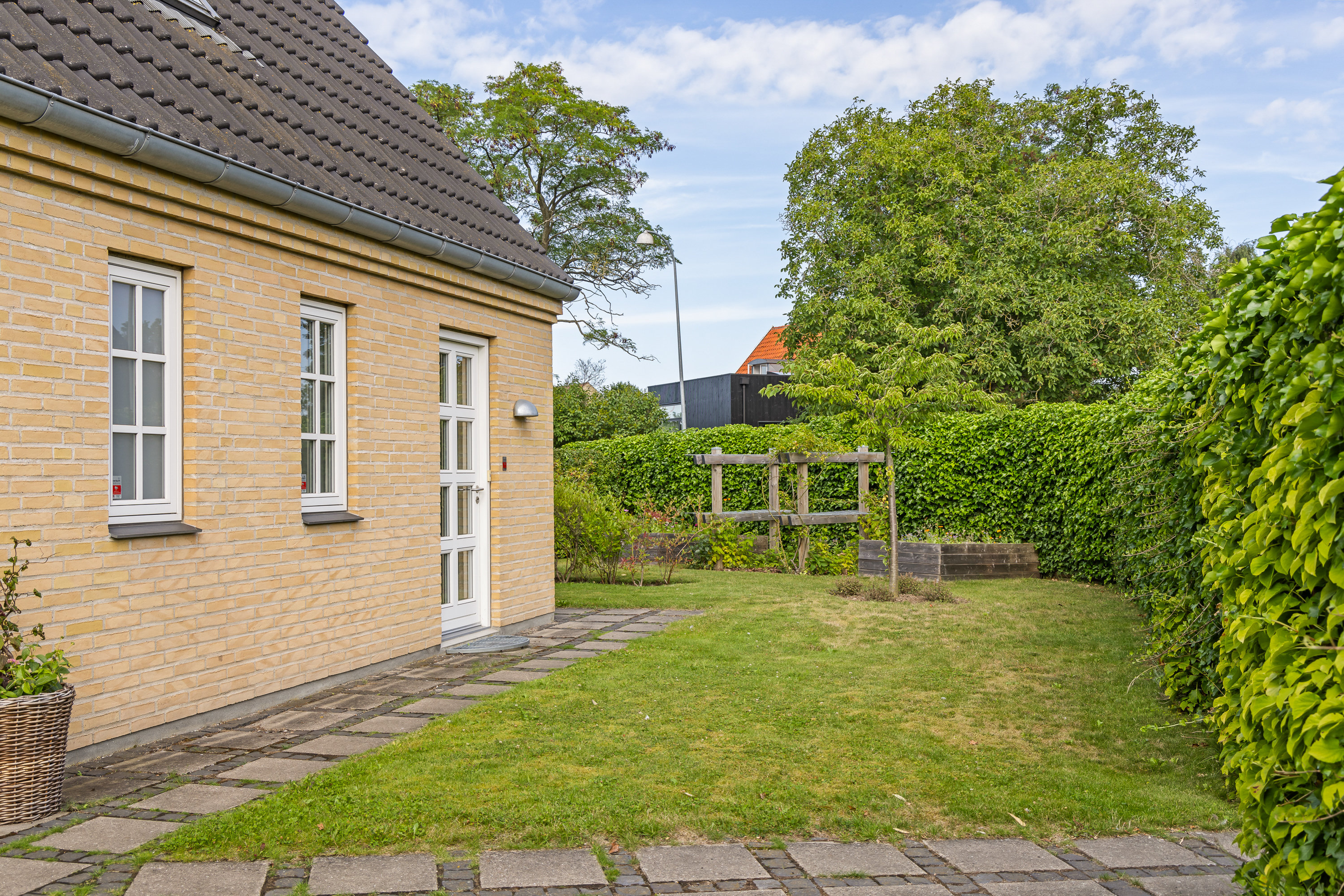 Fremhævet have billede i fuldskærmstilstand. Billede af Hanehøj 33, 2880 Bagsværd