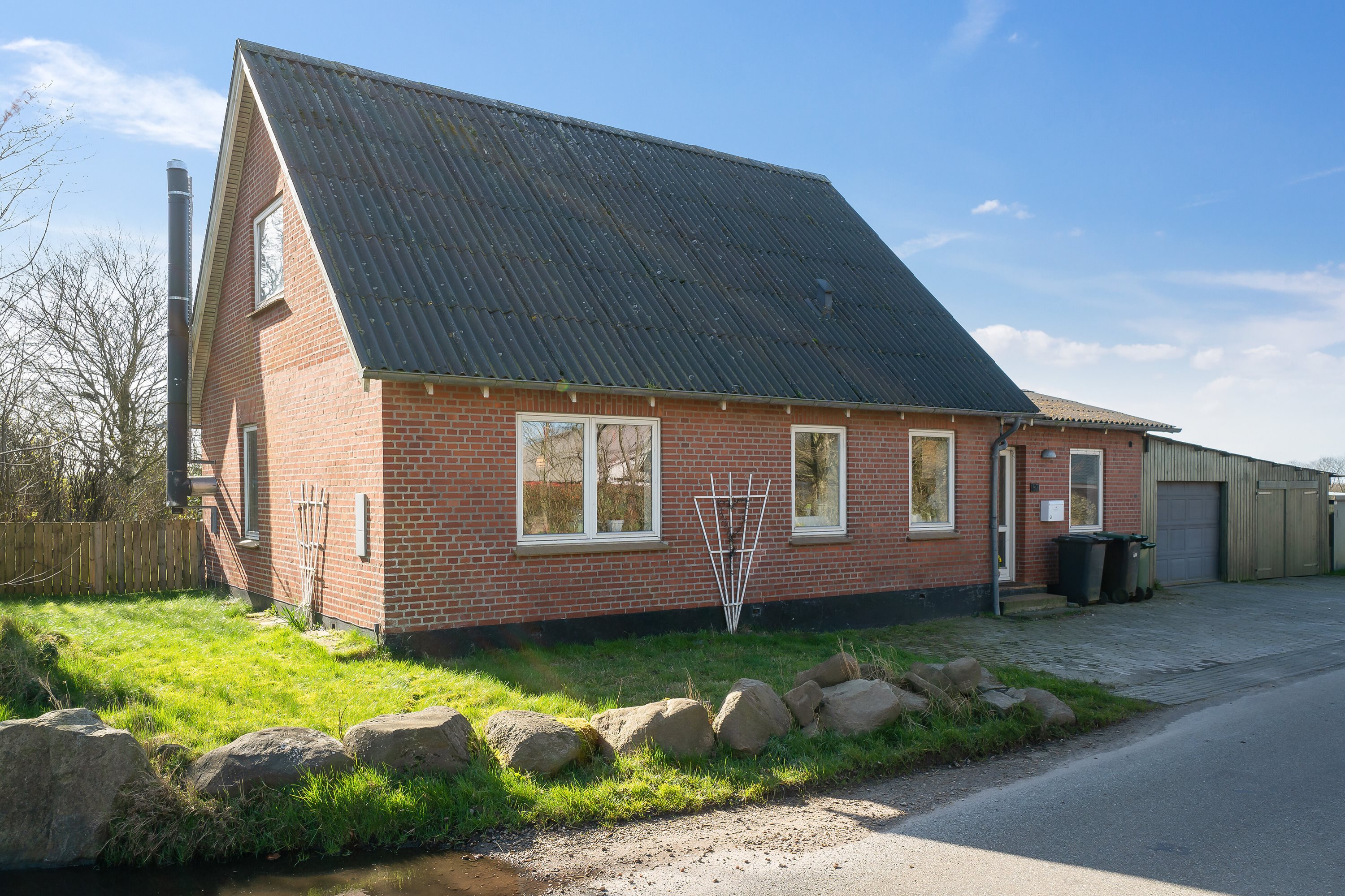 Villa: Set fra haven på Mallevej 87, Horne, 6800 Varde