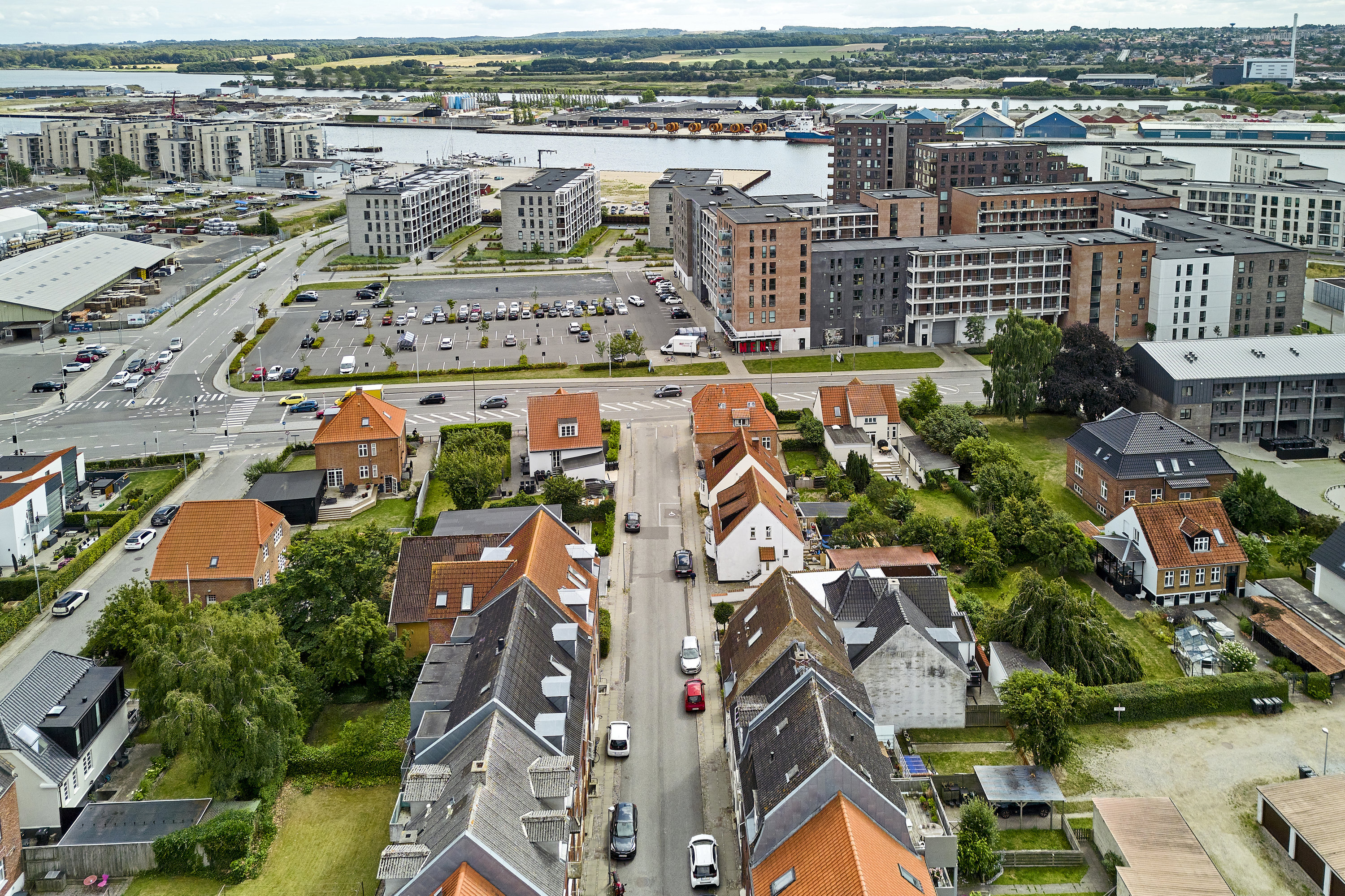 Fremhævet drone billede i fuldskærmstilstand. Billede af Fredericiagade 44, st., Østbyen, 8700 Horsens