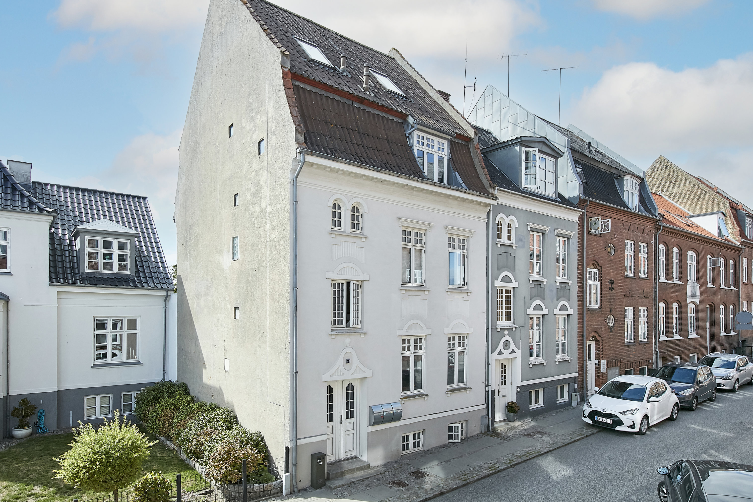 Fremhævet facade fra vejen billede i fuldskærmstilstand. Billede af Fredericiagade 44, st., Østbyen, 8700 Horsens