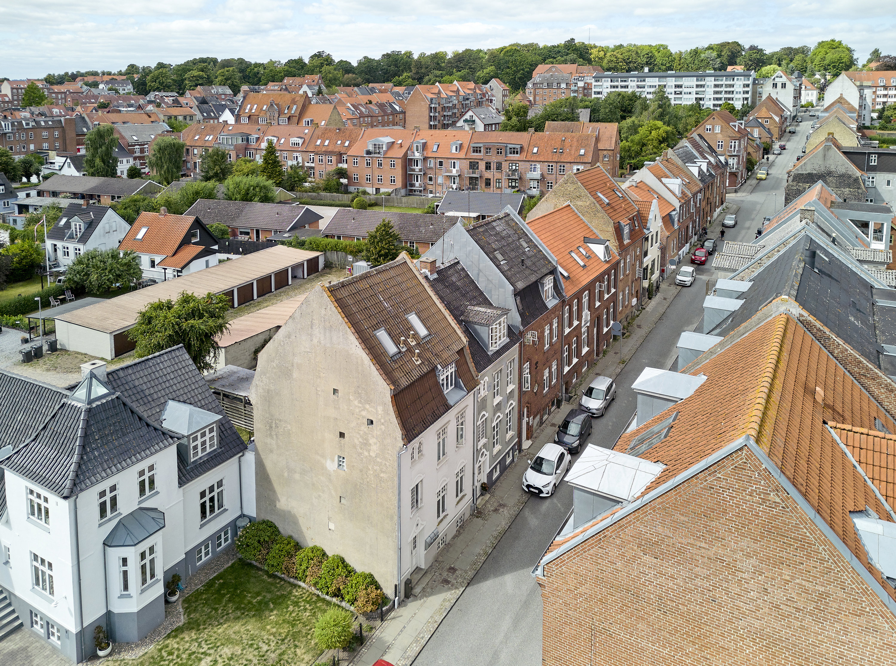 Fremhævet drone billede i fuldskærmstilstand. Billede af Fredericiagade 44, st., Østbyen, 8700 Horsens
