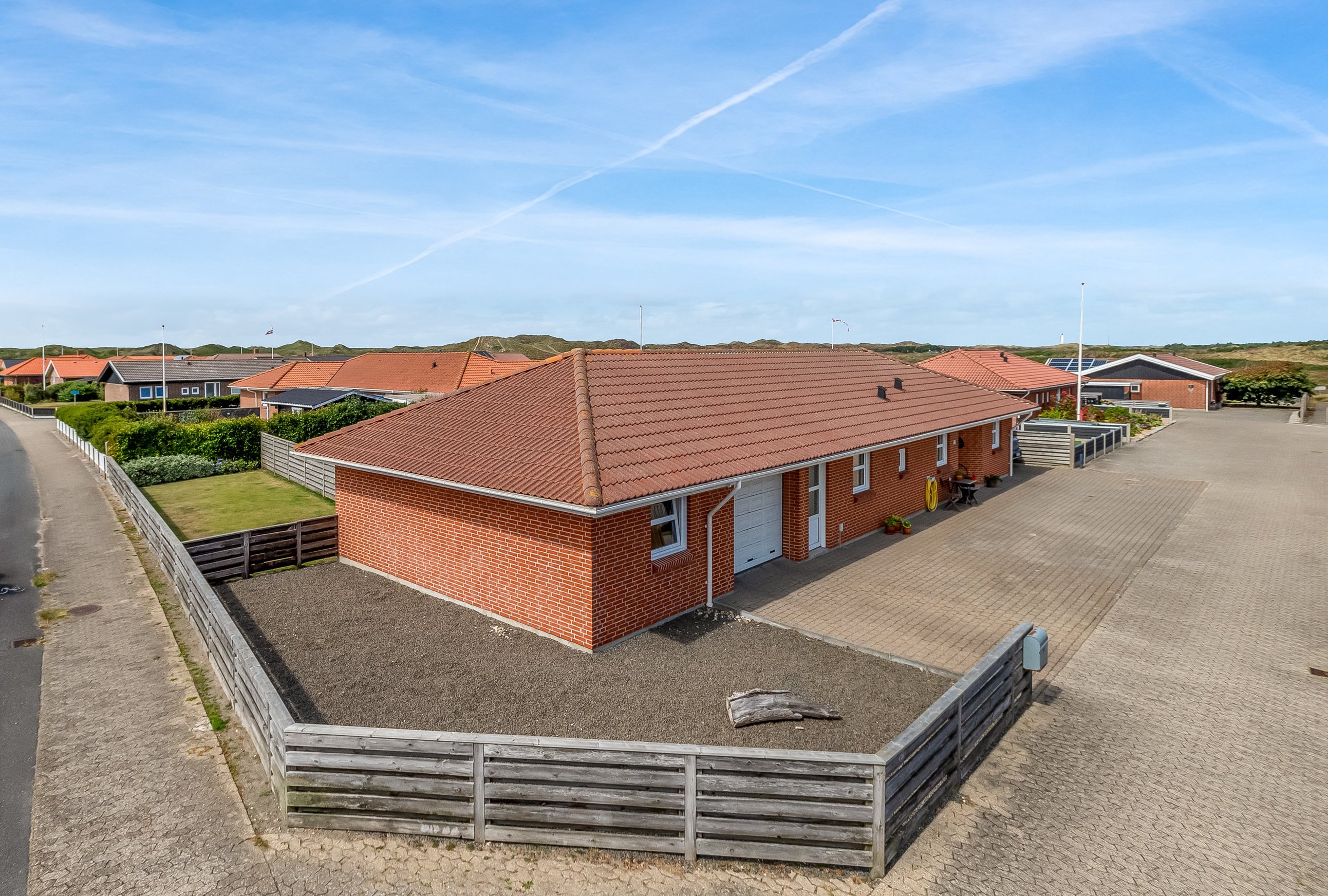 Villa: Ejendommen på Geflevej 66, 6960 Hvide Sande