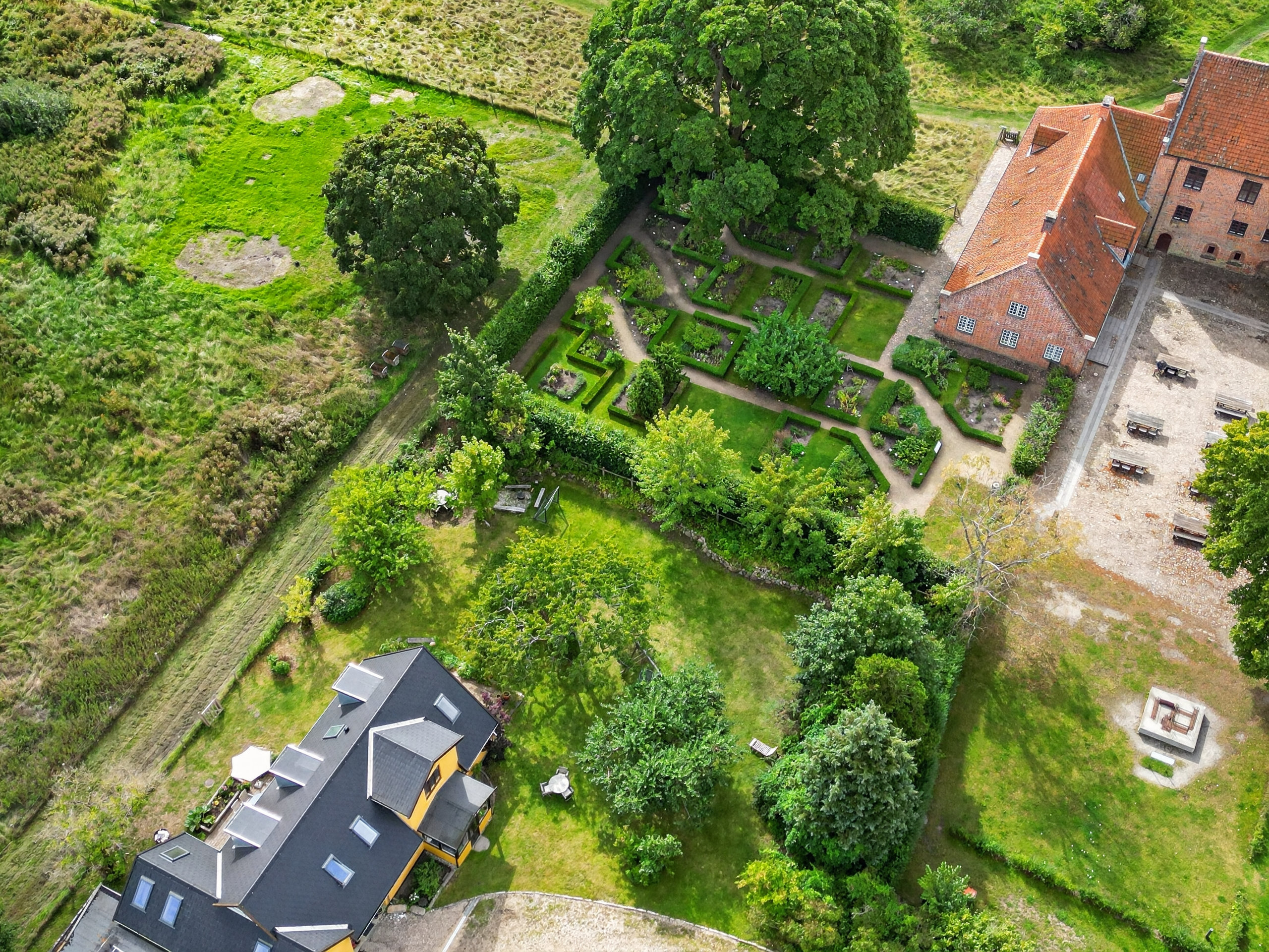 Fremhævet luftfoto billede i fuldskærmstilstand. Billede af Klostergade 7, Esrum, 3230 Græsted