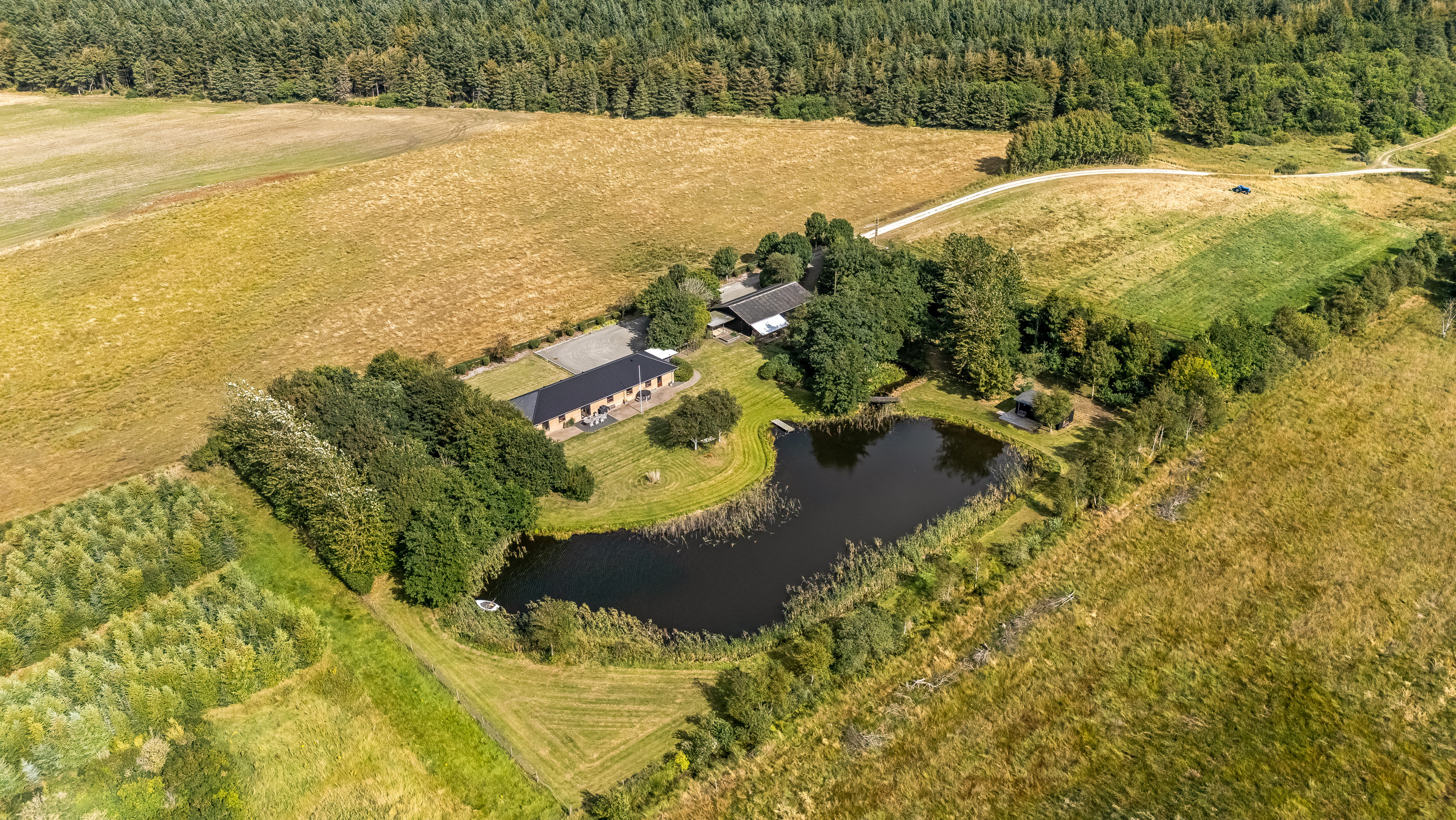 Fremhævet luftfoto billede i fuldskærmstilstand. Billede af Vilhelmsborgvej 104, Møborg, 7660 Bækmarksbro