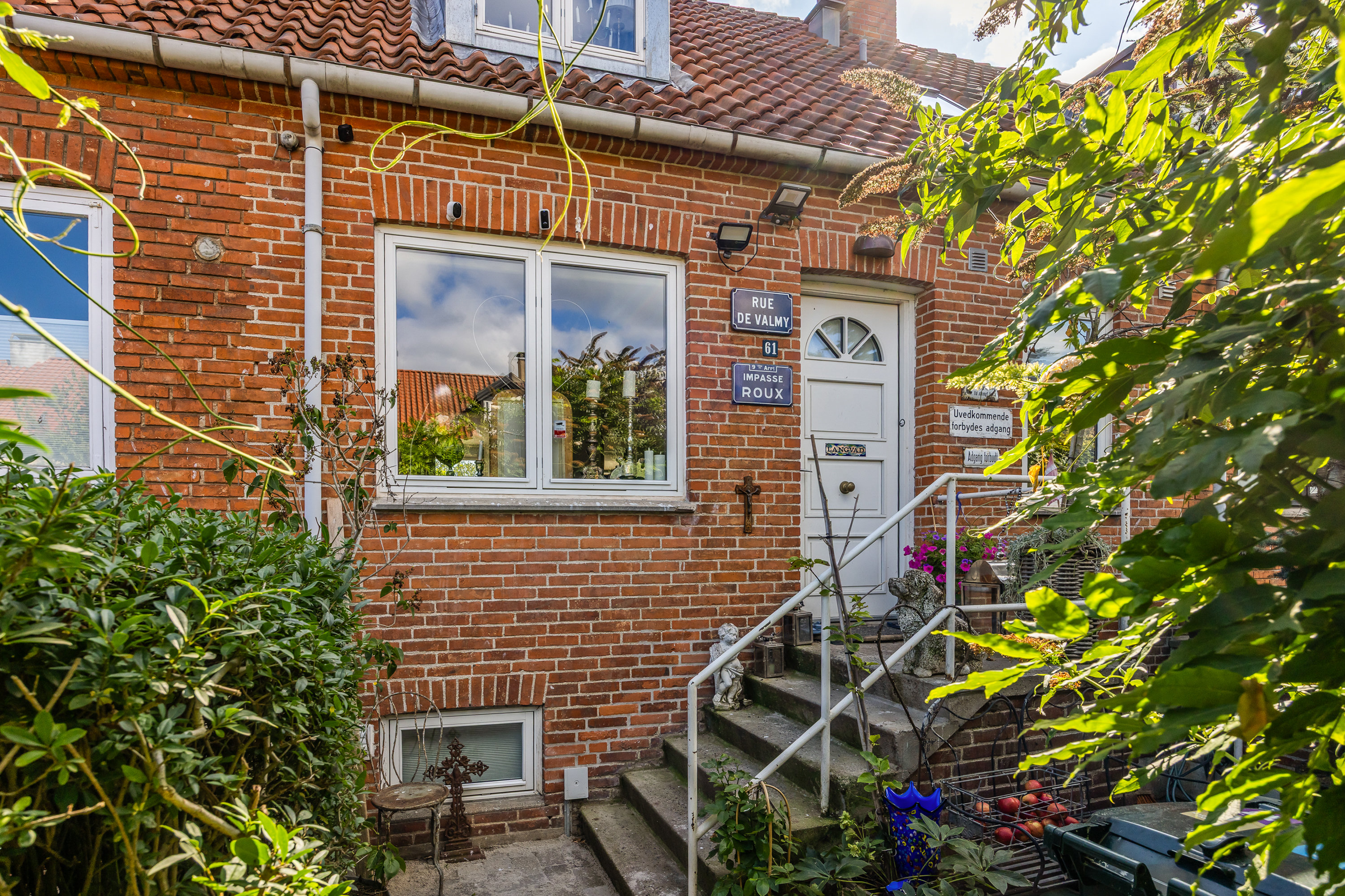 Fremhævet facade billede i fuldskærmstilstand. Billede af Lauggårds Alle 61, 2860 Søborg