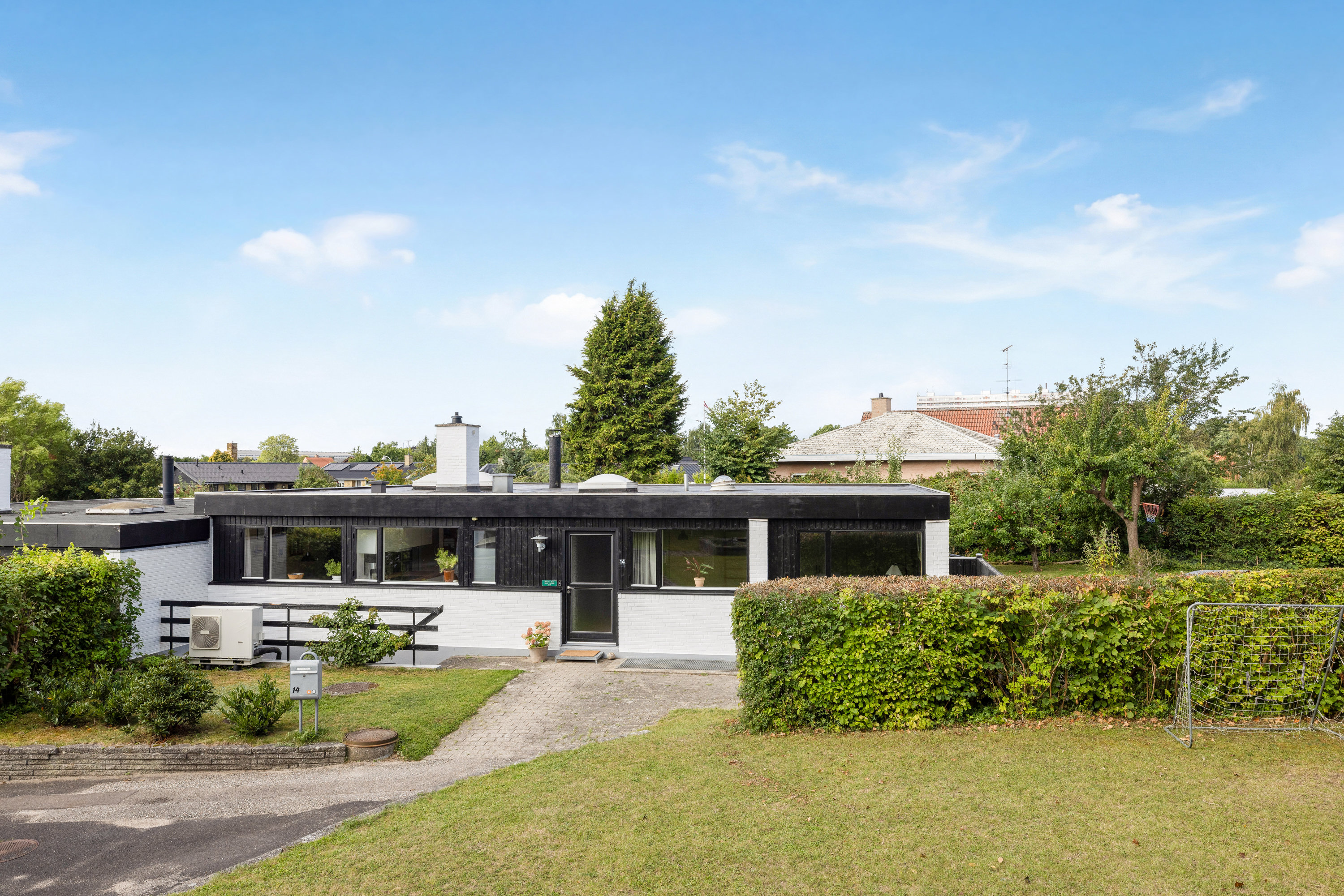 Rækkehus: Facade på Klokkerhaven 14, 2750 Ballerup