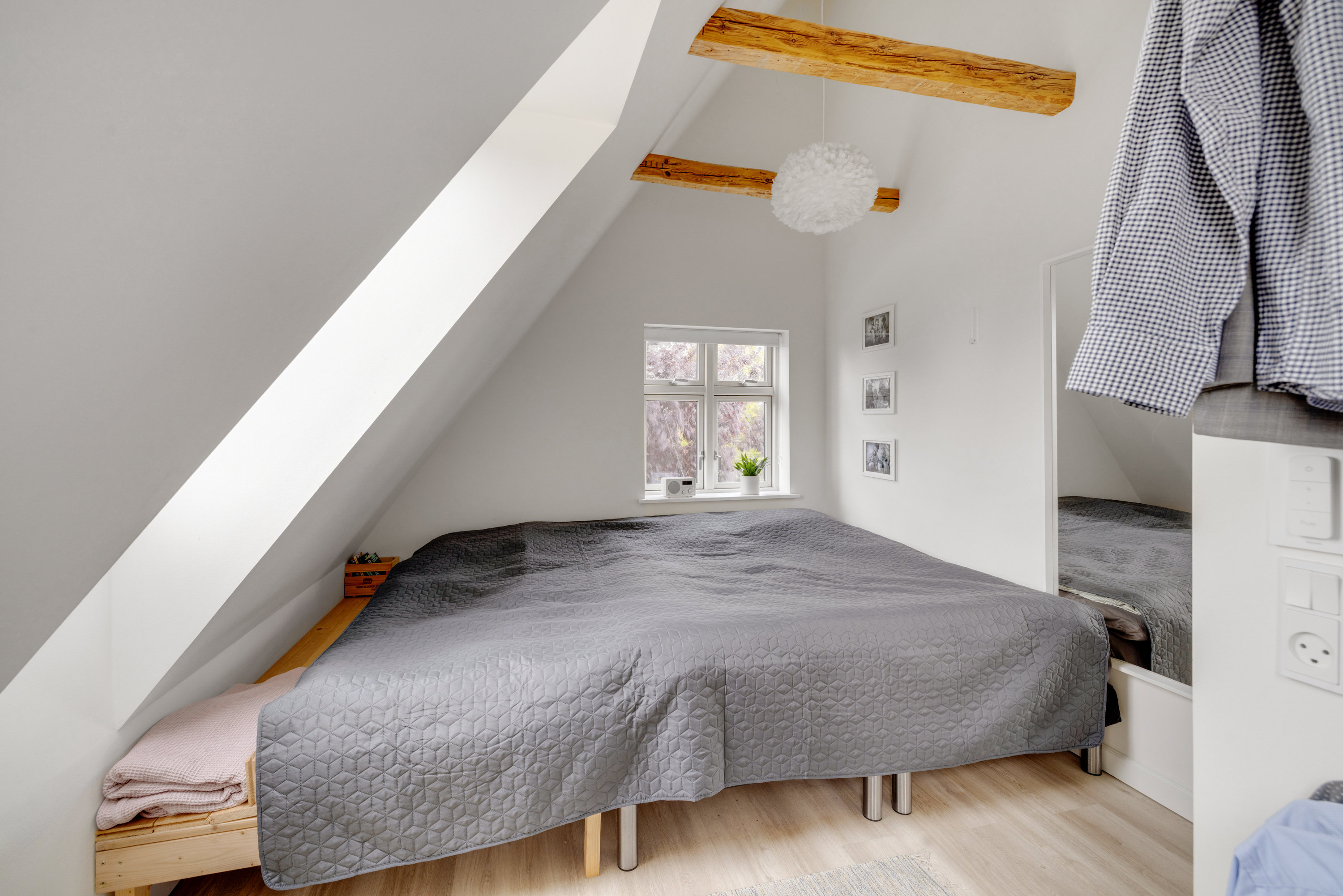 Fremhævet soveværelse billede i fuldskærmstilstand. Billede af Ege Alle 42, 2650 Hvidovre