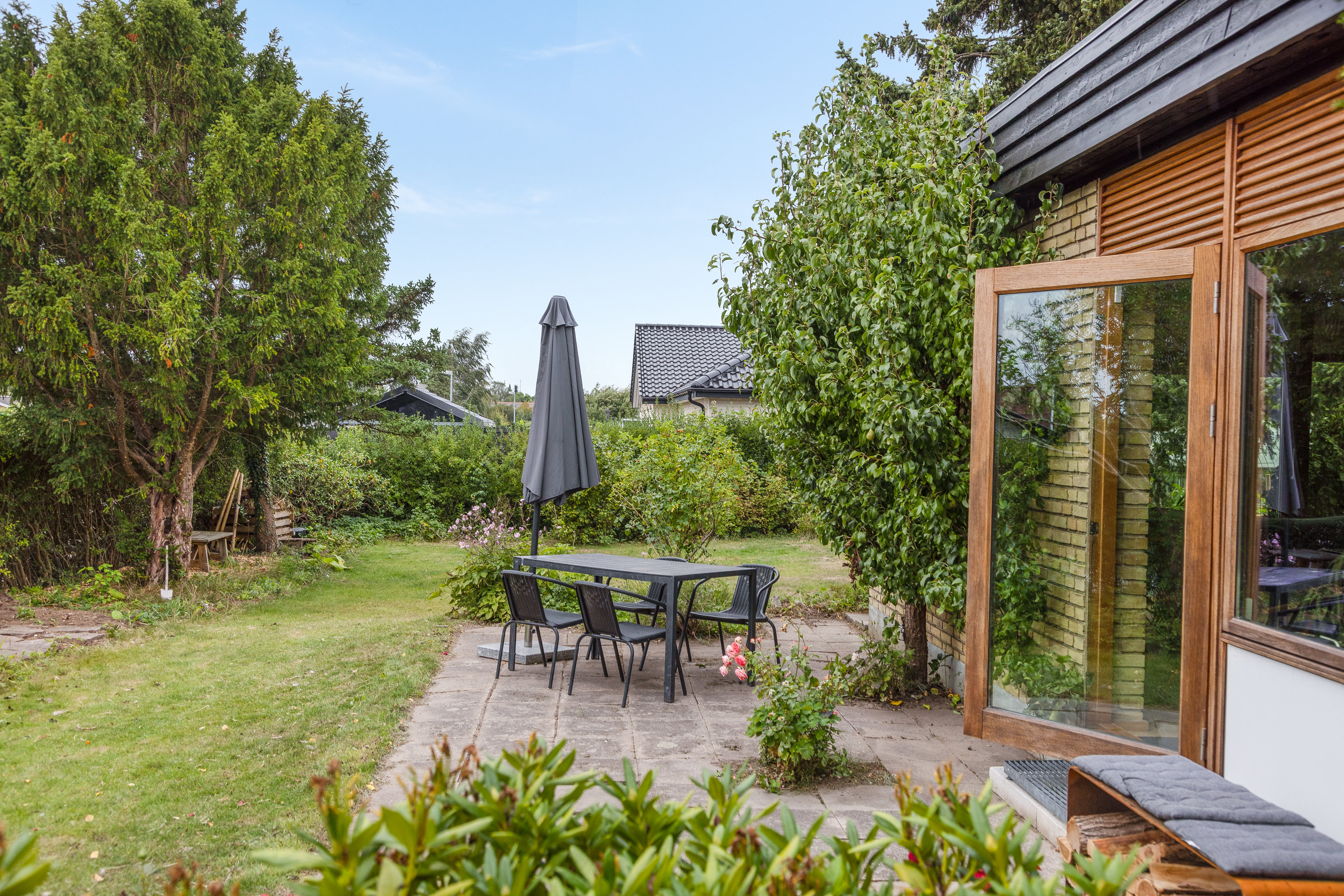Fremhævet terrasse billede i fuldskærmstilstand. Billede af Flakhaven 22, 2750 Ballerup