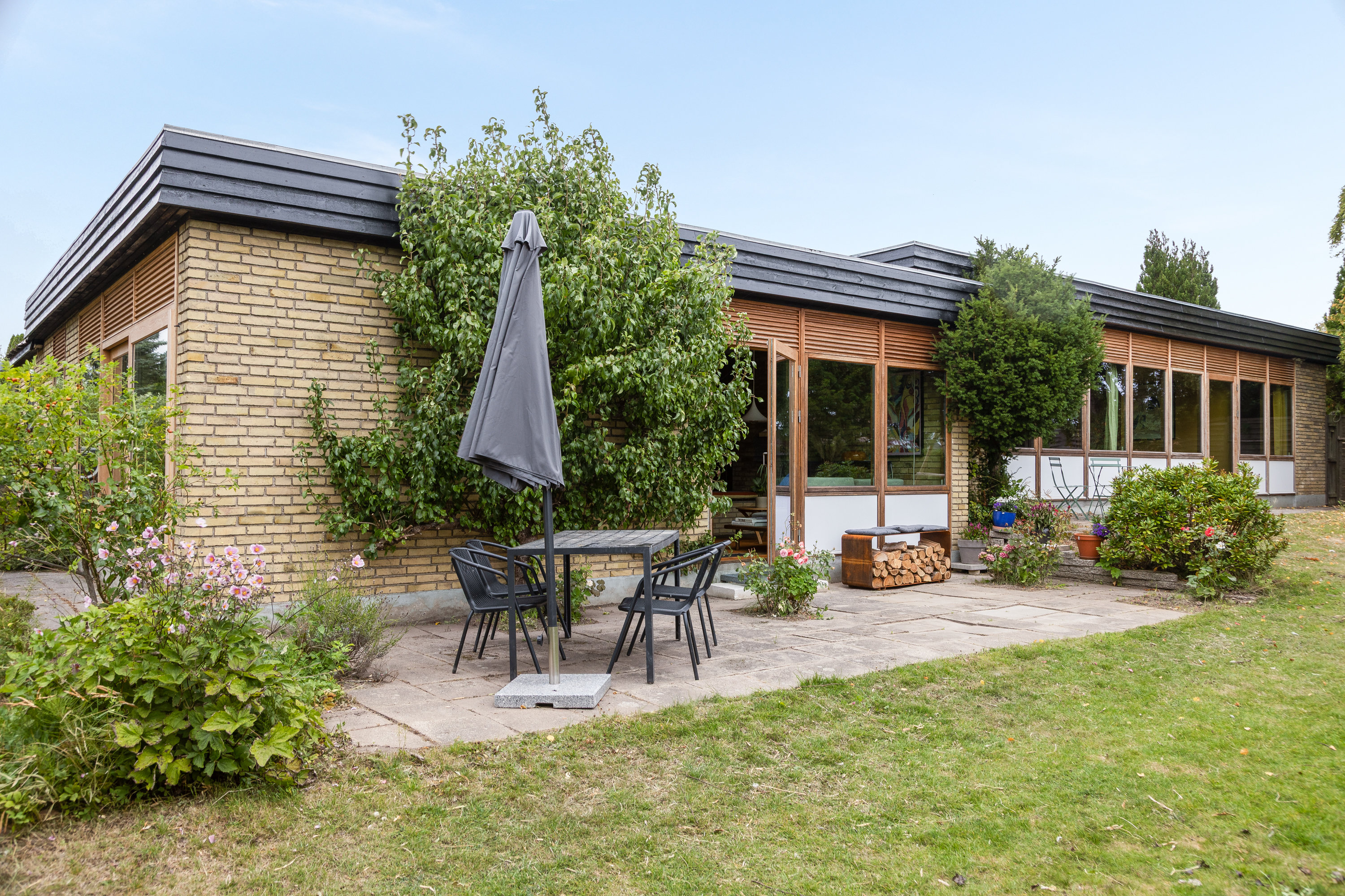 Miniaturebillede 1: terrasse. Billede af Flakhaven 22, 2750 Ballerup