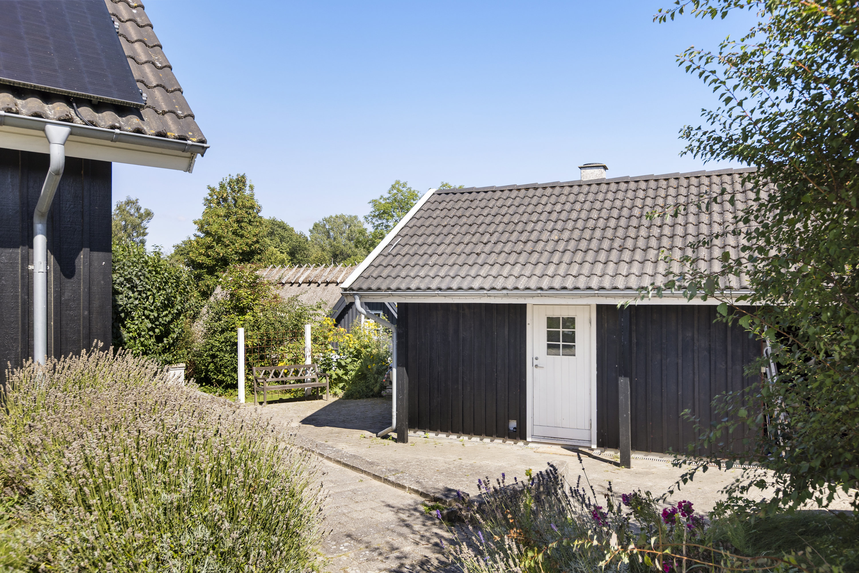 Fremhævet carport billede i fuldskærmstilstand. Billede af Vigvejen 8, Vellerup, 4050 Skibby