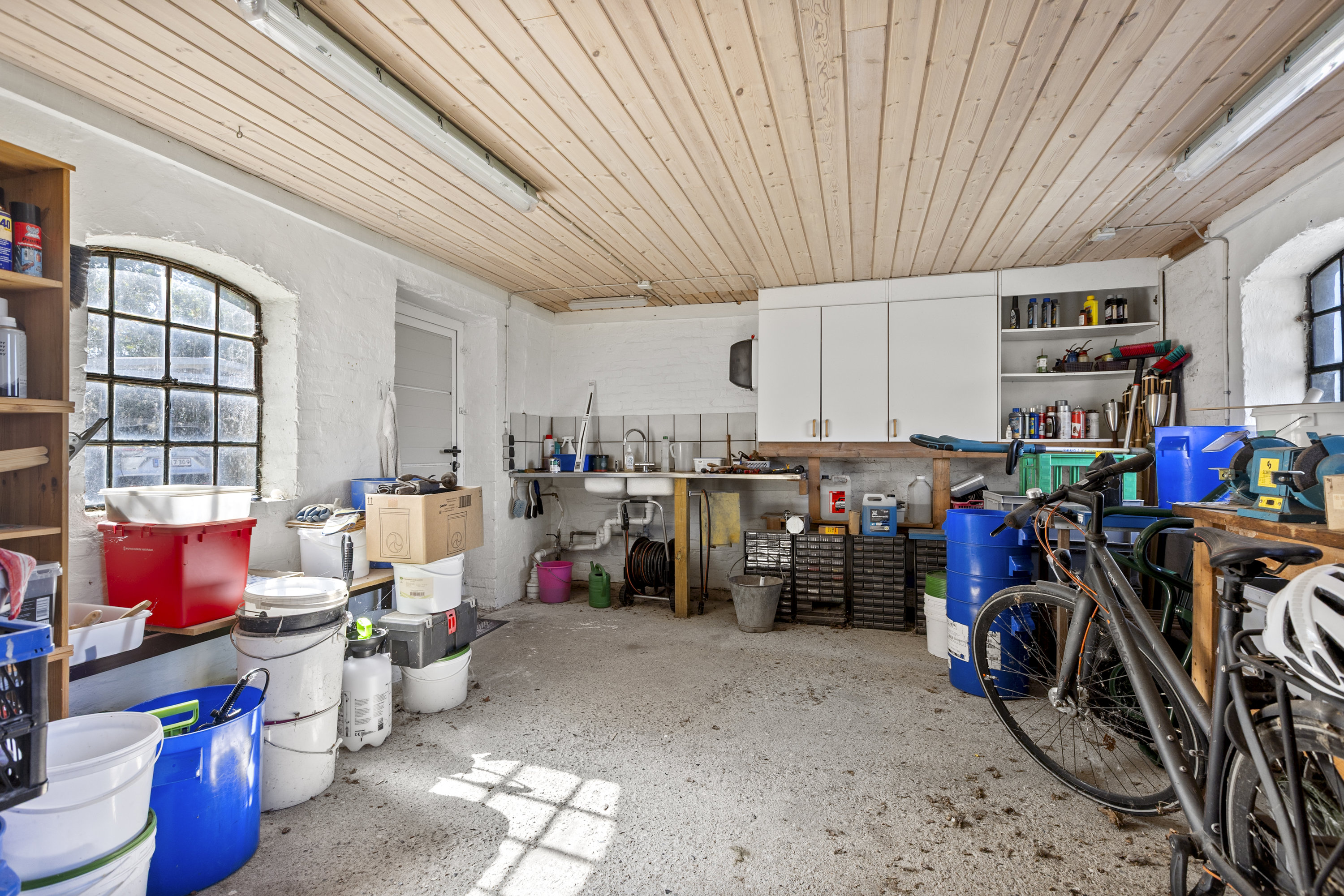 Fremhævet garage billede i fuldskærmstilstand. Billede af Yppenbjerg 7, Ubby, 4490 Jerslev Sjælland