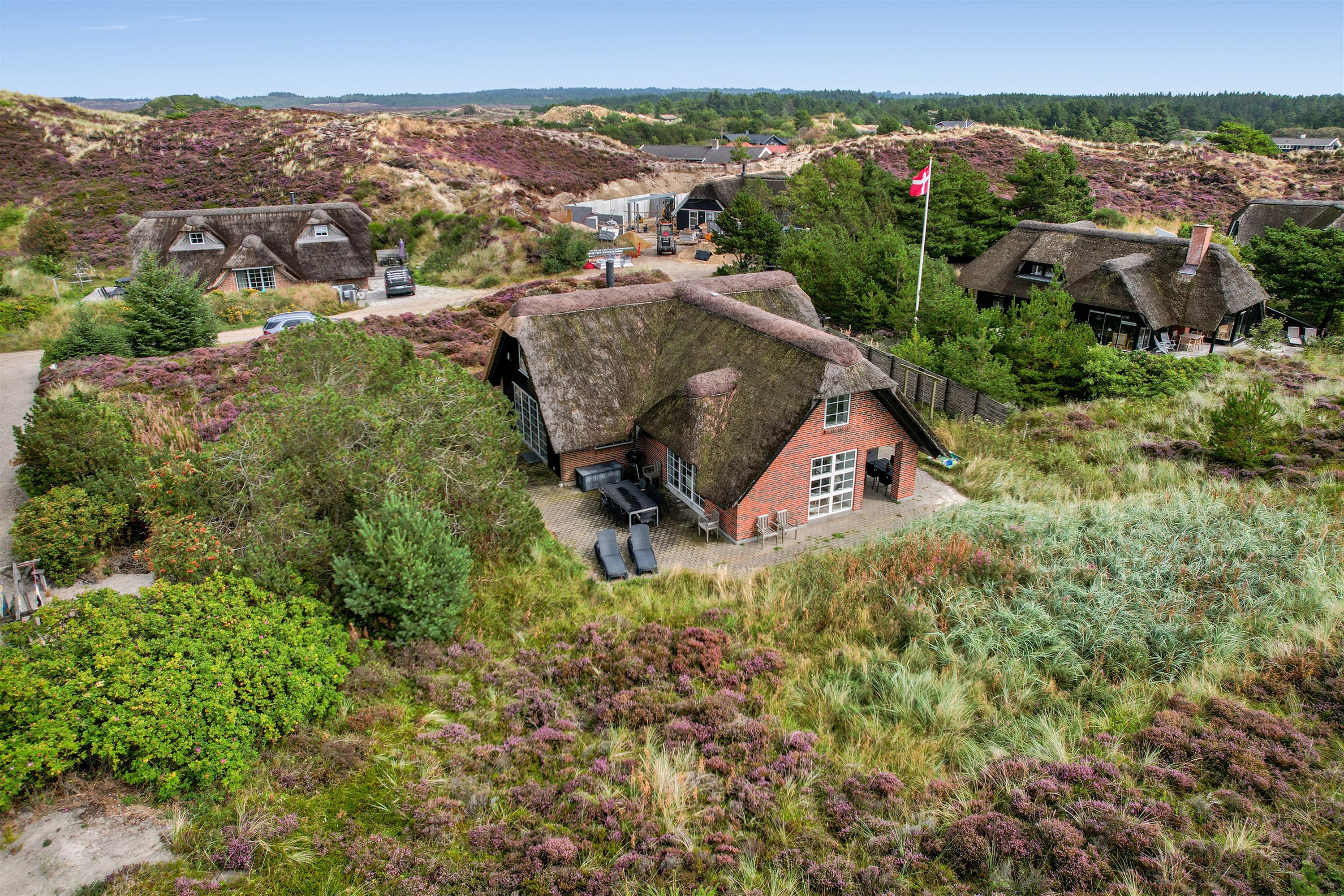 Fritidshus: Luftfoto på Hyldebærvej 12, Henne Strand, 6854 Henne