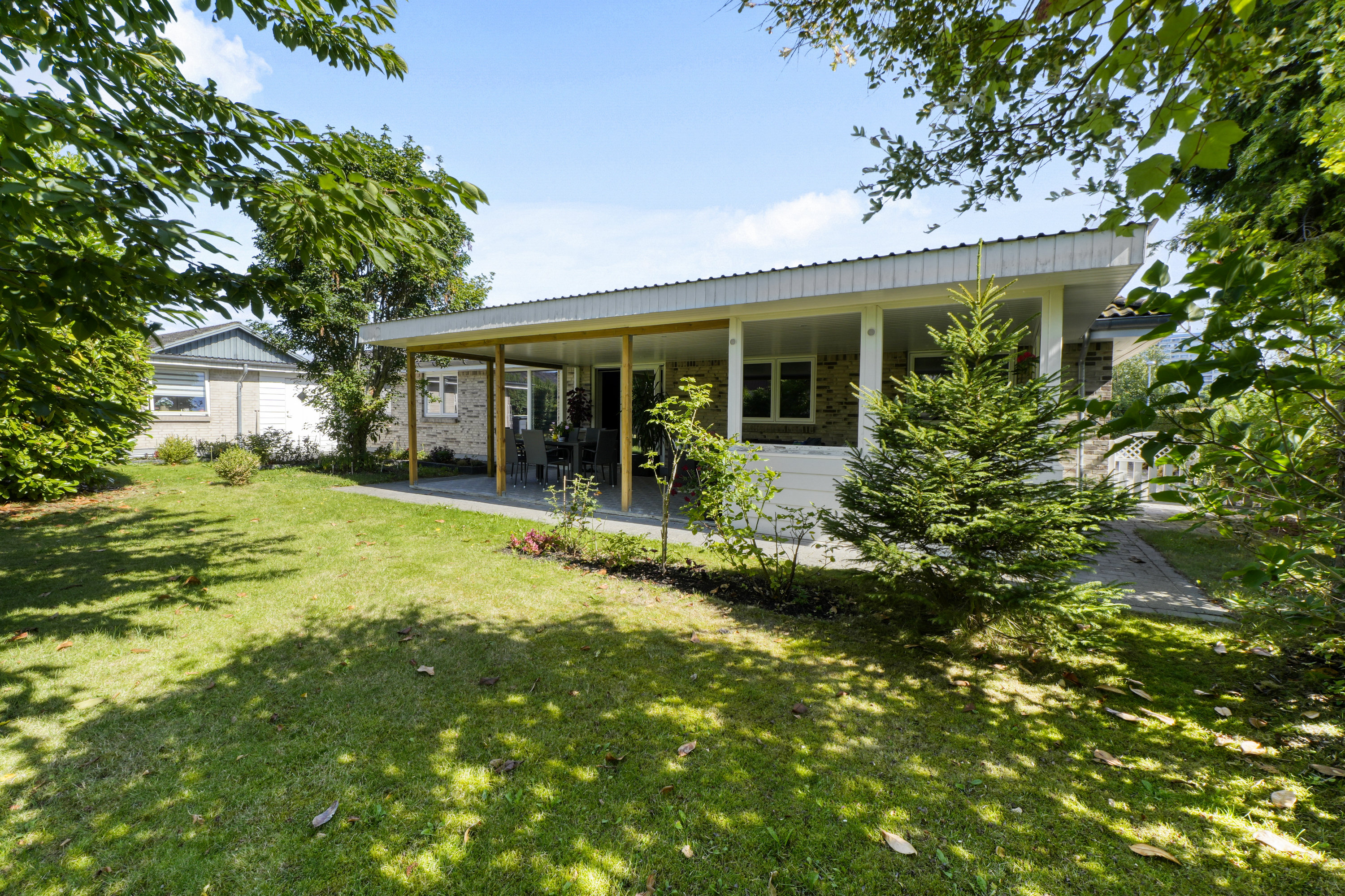 Miniaturebillede 1: facade. Billede af Høstbuen 49, 2750 Ballerup