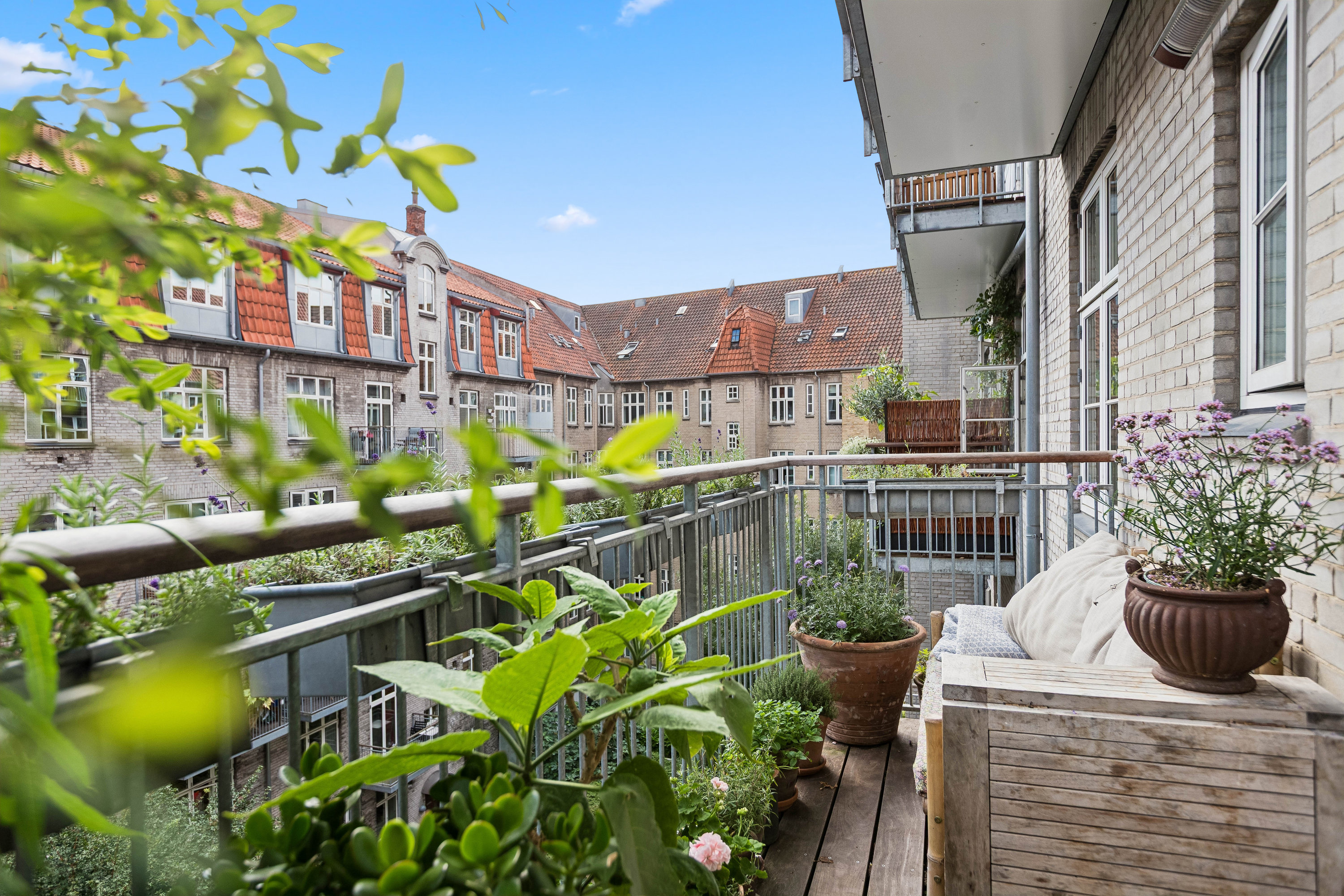 Fremhævet gårdmiljø billede i fuldskærmstilstand. Billede af Amagerfælledvej 15, 4. th., 2300 København S
