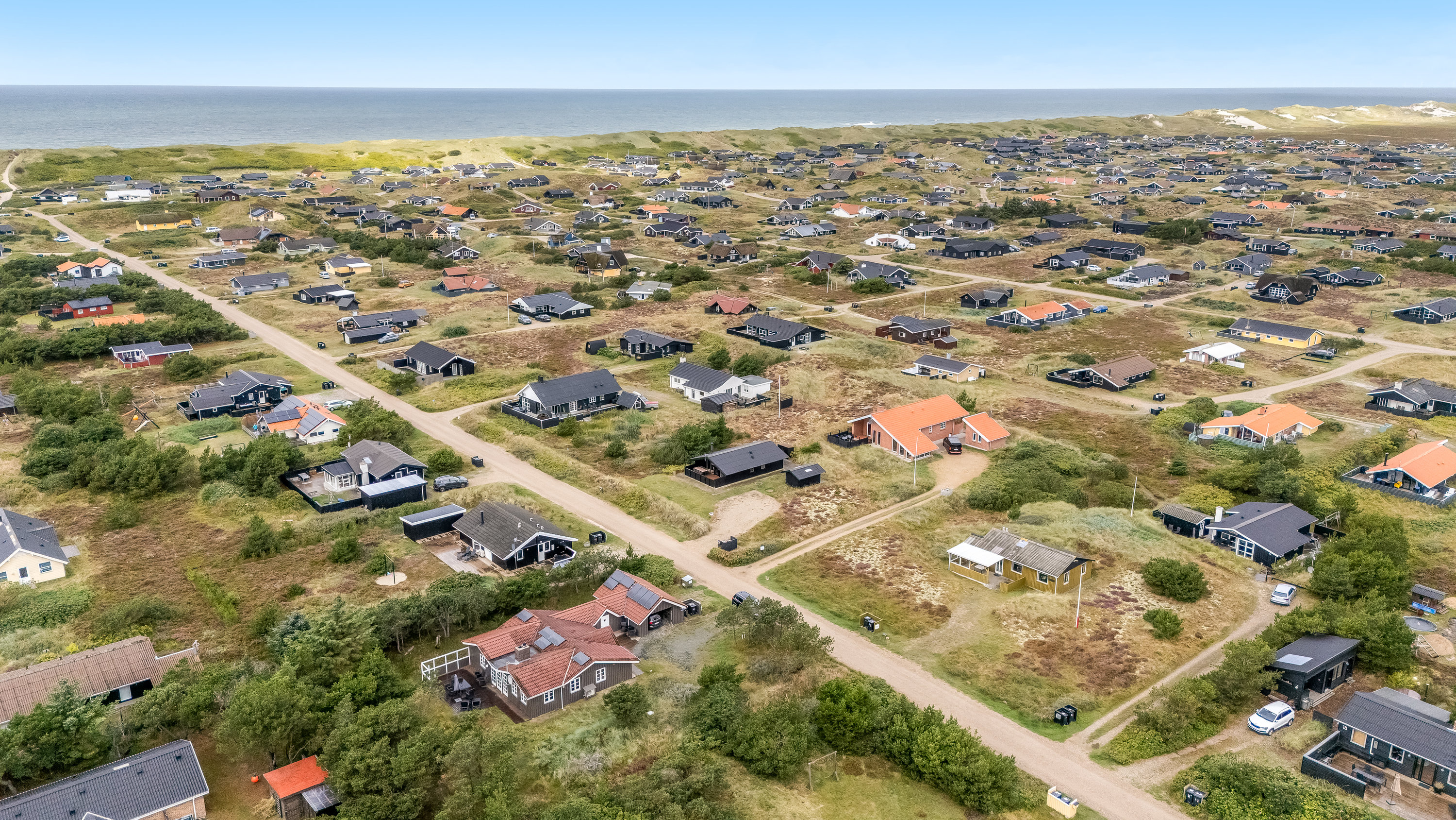 Fremhævet luftfoto billede i fuldskærmstilstand. Billede af Rauhesvej 26, Bjerregaard, 6960 Hvide Sande