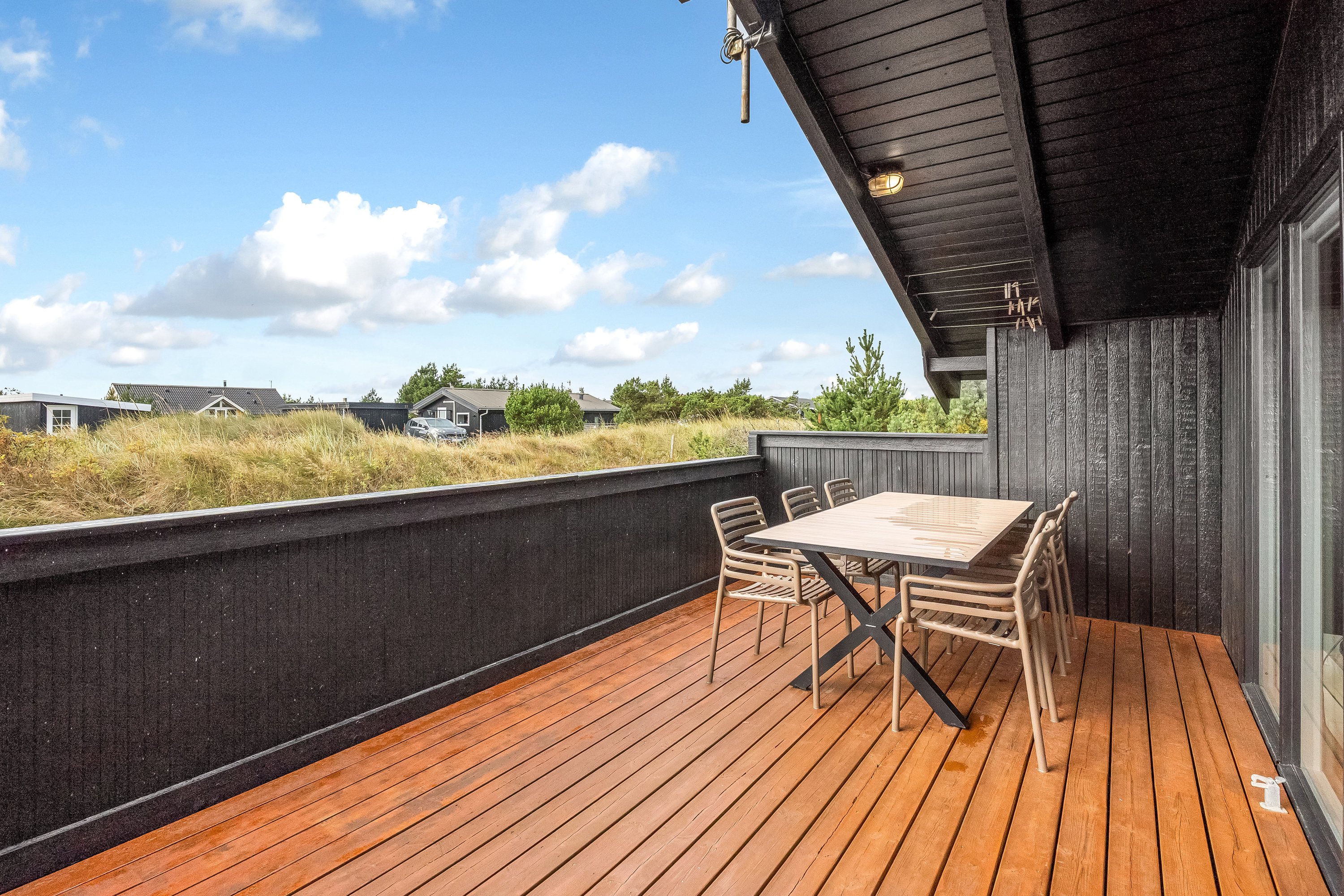 Miniaturebillede 2: terrasse. Billede af Rauhesvej 26, Bjerregaard, 6960 Hvide Sande