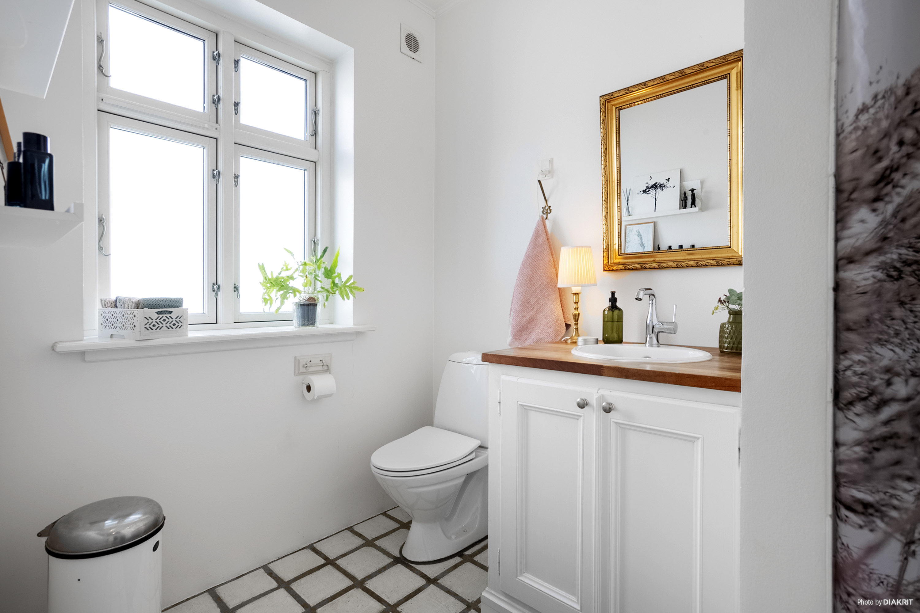Fremhævet toilet billede i fuldskærmstilstand. Billede af Ølbyvej 137, 4600 Køge