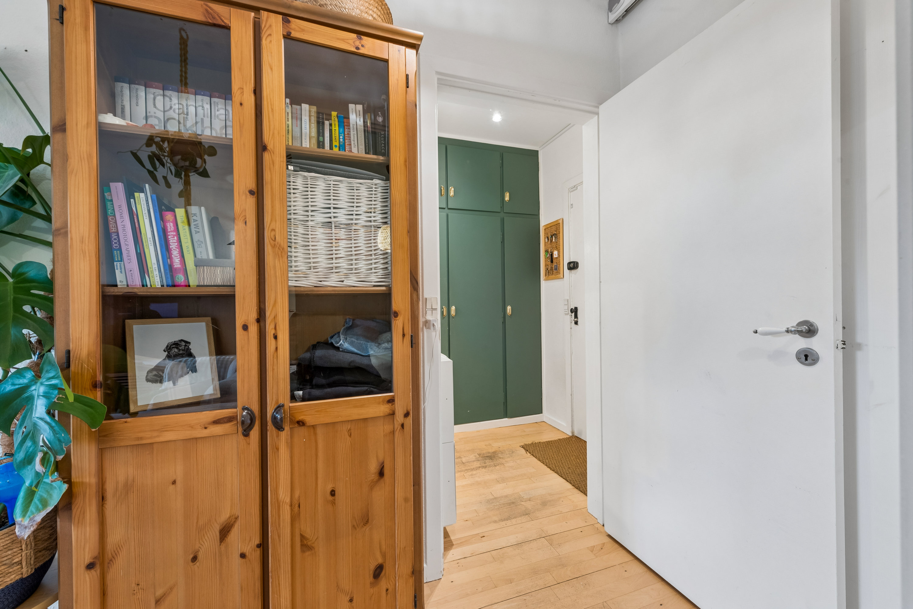 Fremhævet entré billede i fuldskærmstilstand. Billede af Lindevangshusene 112, st. mf., 2630 Taastrup