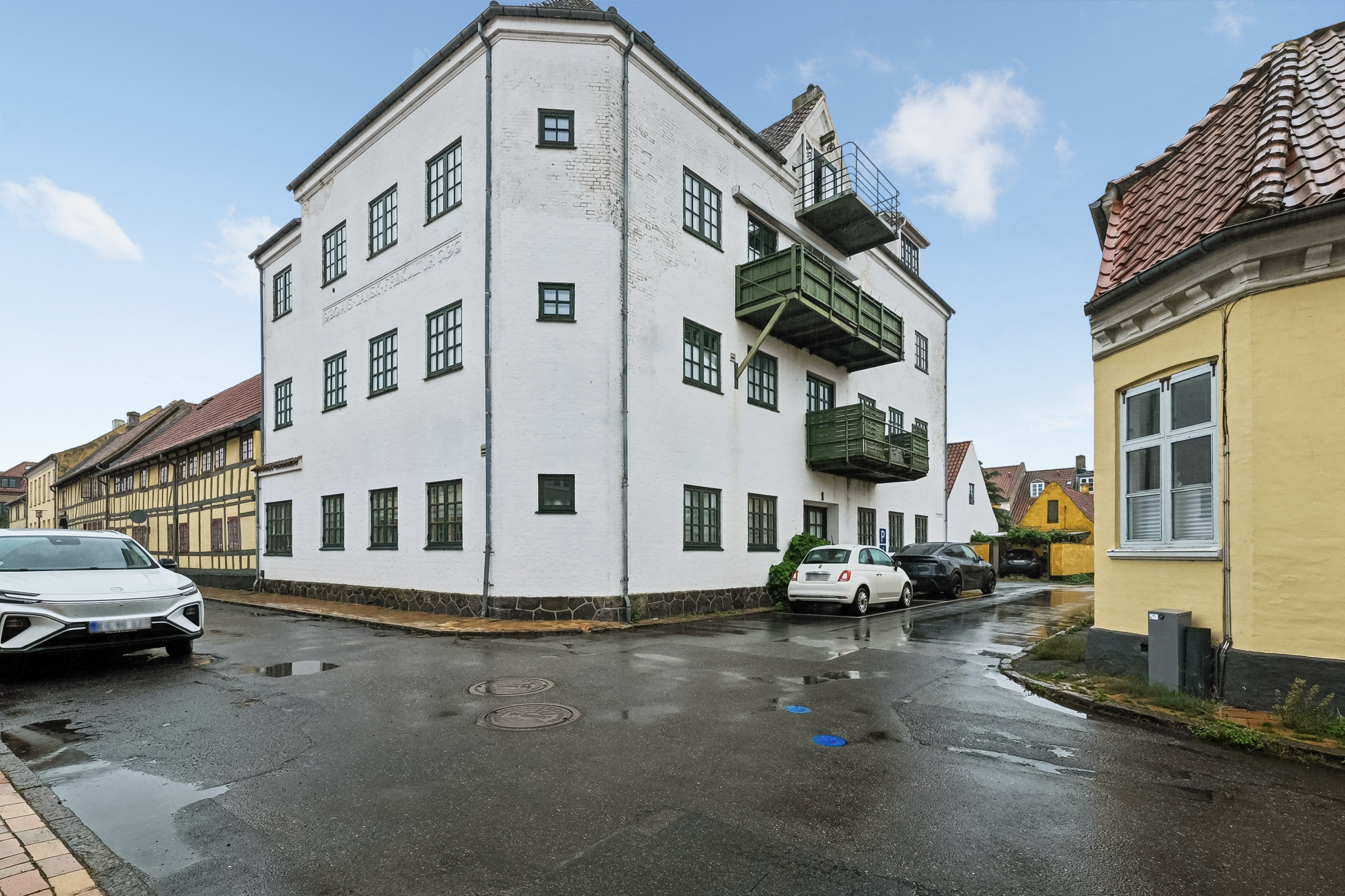 Fremhævet facade billede i fuldskærmstilstand. Billede af Rebslagerstræde 1, 1., 5300 Kerteminde