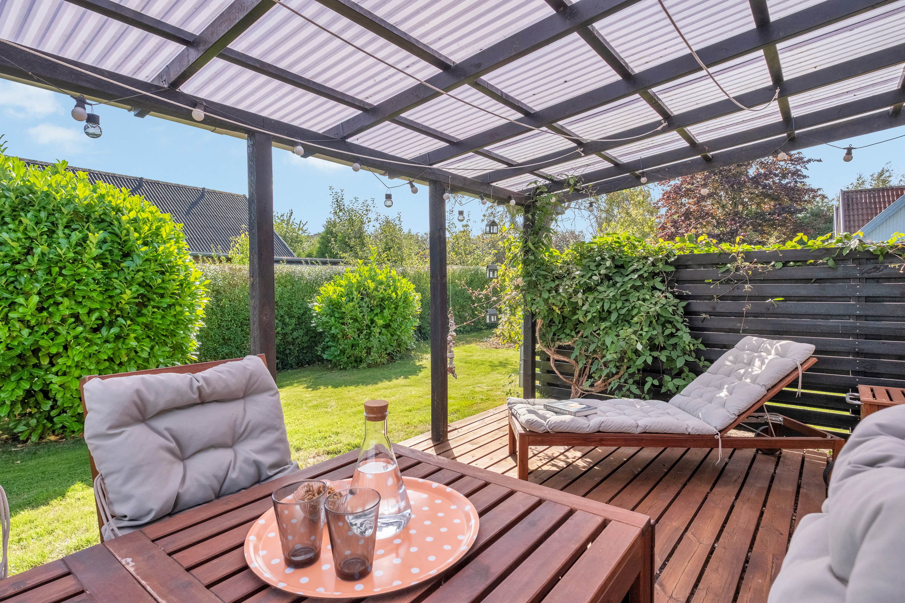 Fremhævet overdækket terrasse billede i fuldskærmstilstand. Billede af Møgelgårdsvej 36, 8520 Lystrup