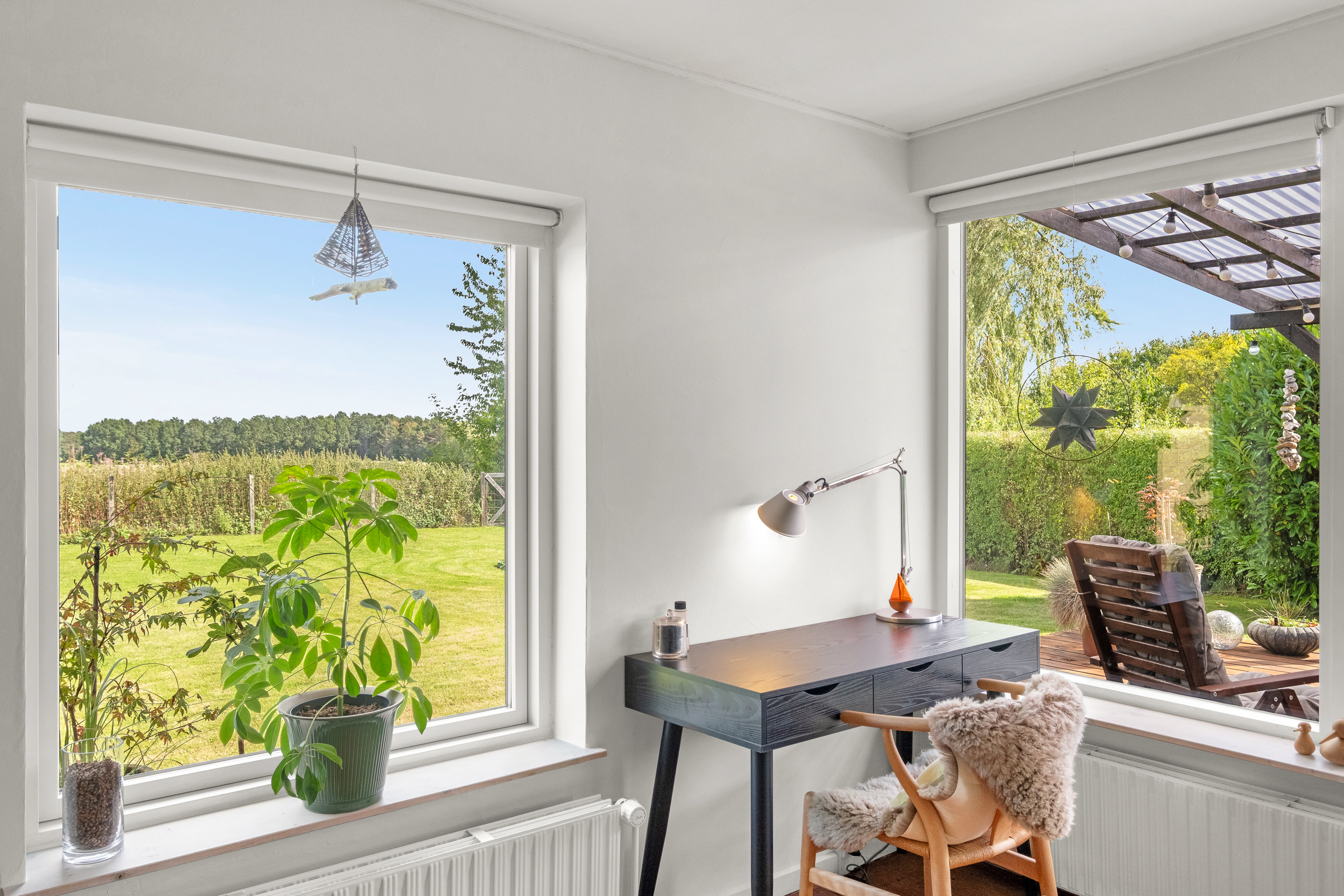 Fremhævet stue billede i fuldskærmstilstand. Billede af Møgelgårdsvej 36, 8520 Lystrup