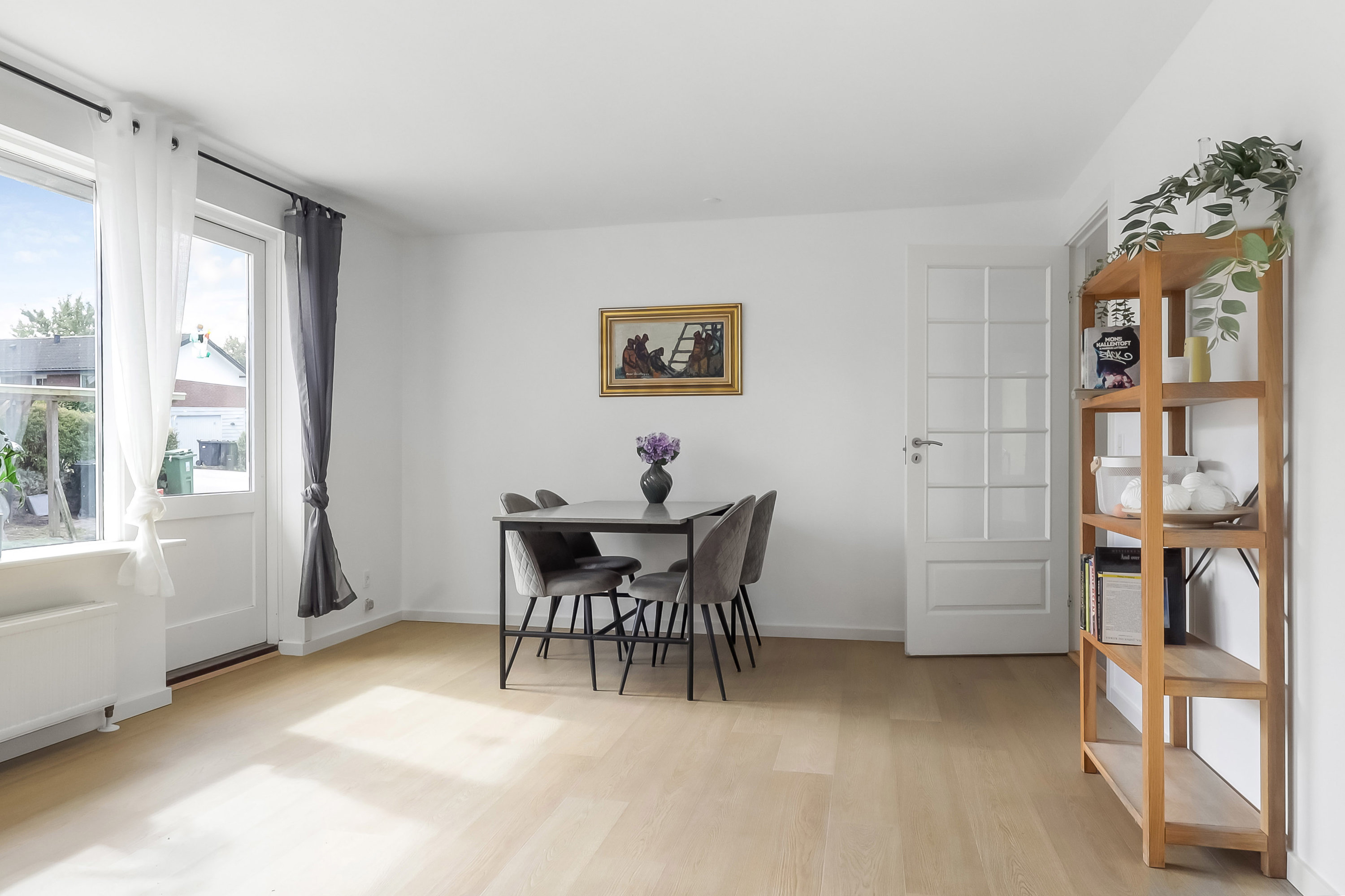 Fremhævet stue billede i fuldskærmstilstand. Billede af Krogsgårdsvej 86, Nr Broby, 5672 Broby