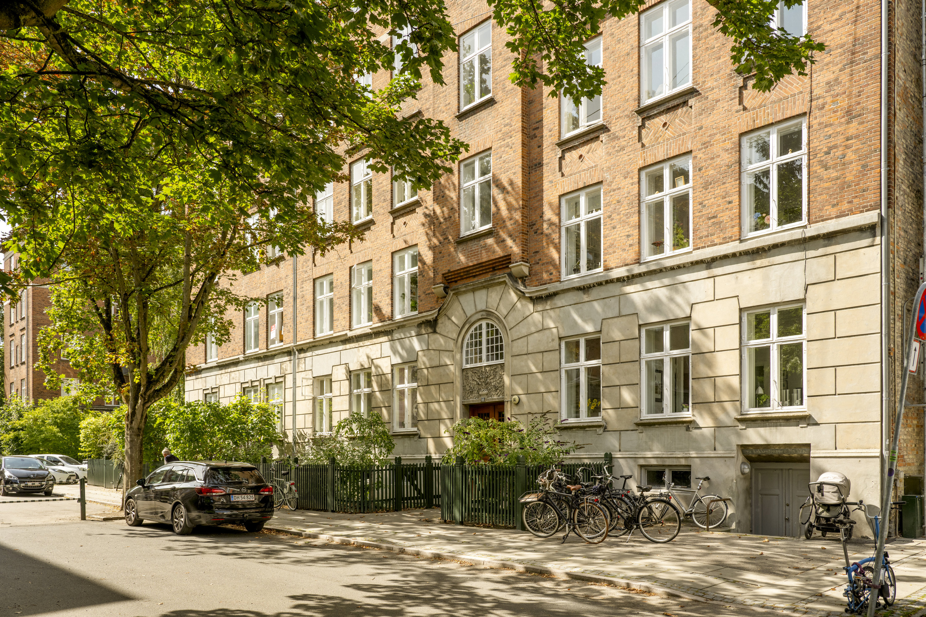 Fremhævet  billede i fuldskærmstilstand. Billede af Frederik VI's Alle 14, st. th., 2000 Frederiksberg