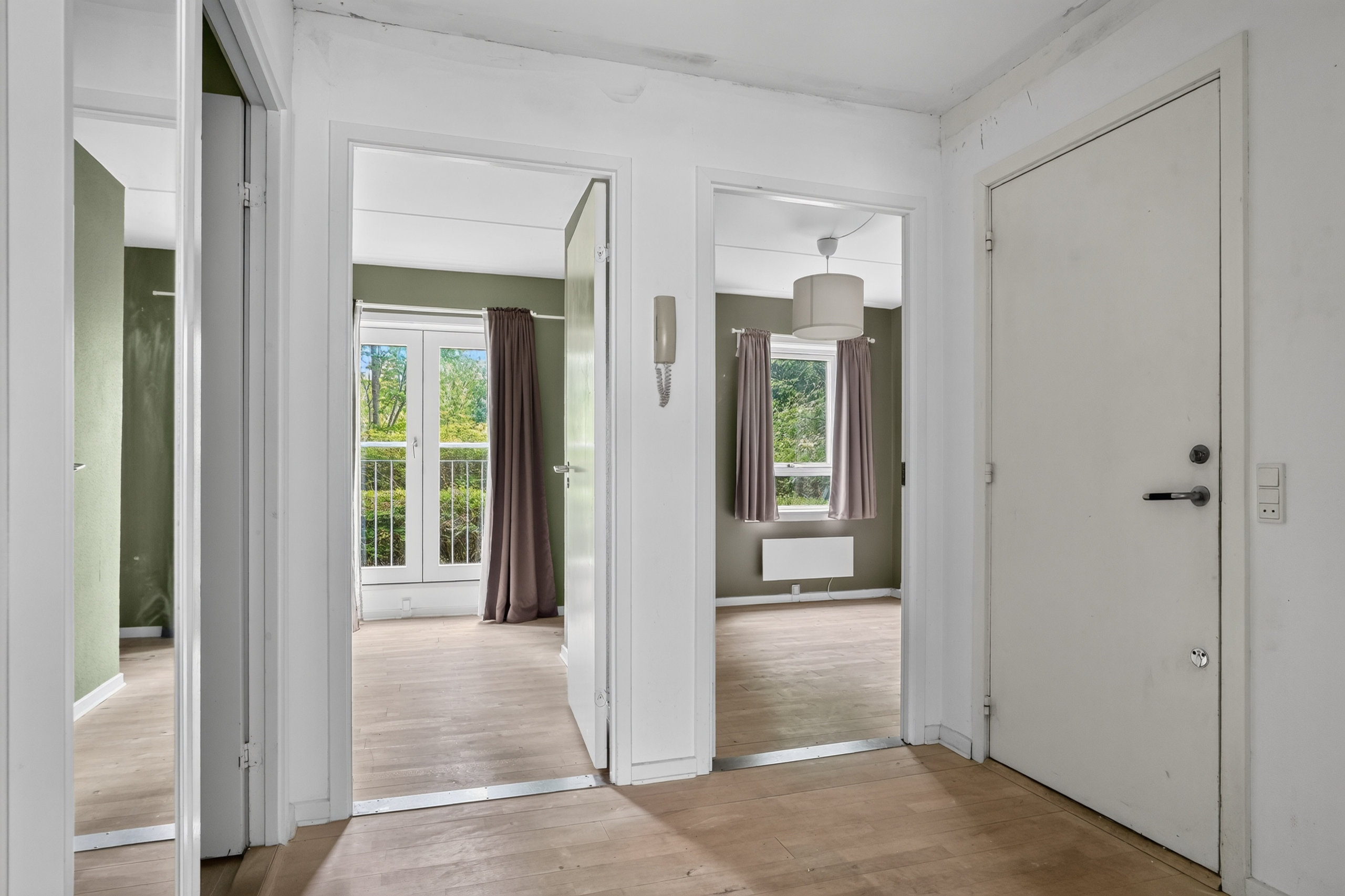Fremhævet entré billede i fuldskærmstilstand. Billede af Bogholder Allé 15, st. th., 2720 Vanløse
