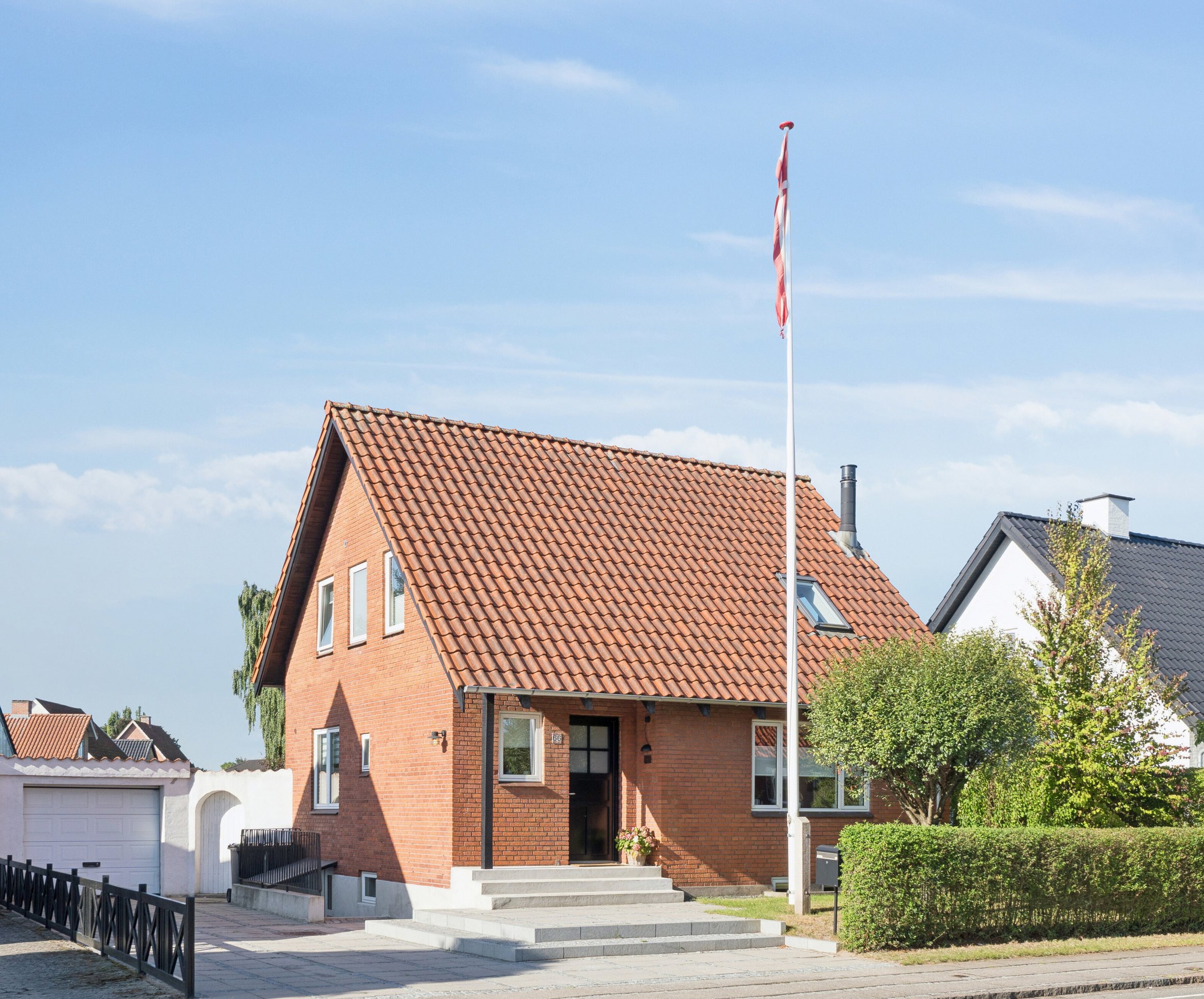 Villa: Set fra vejen på Clausens Allé 66, Dalum, 5250 Odense SV