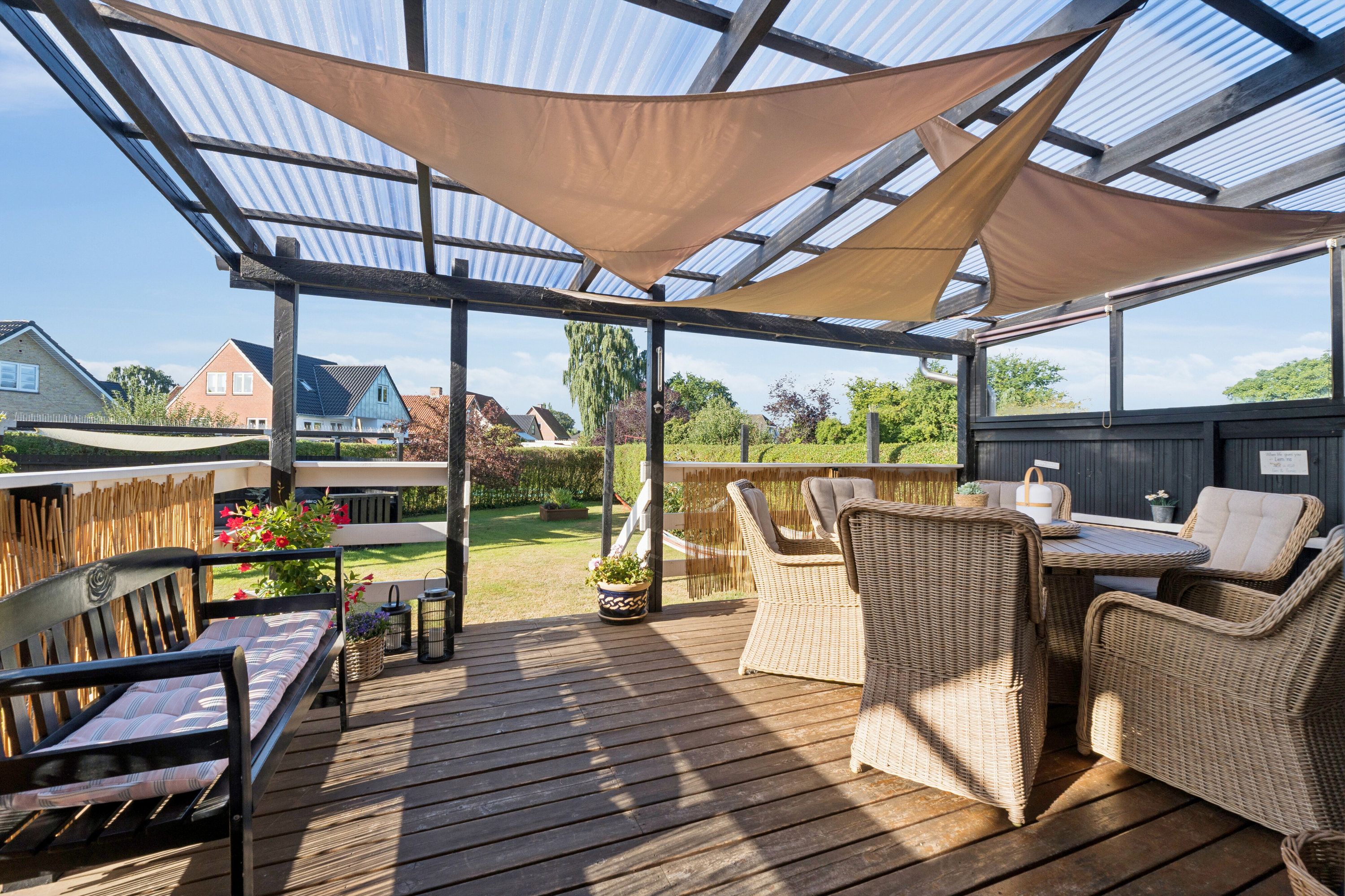 Fremhævet overdækket terrasse billede i fuldskærmstilstand. Billede af Clausens Allé 66, Dalum, 5250 Odense SV