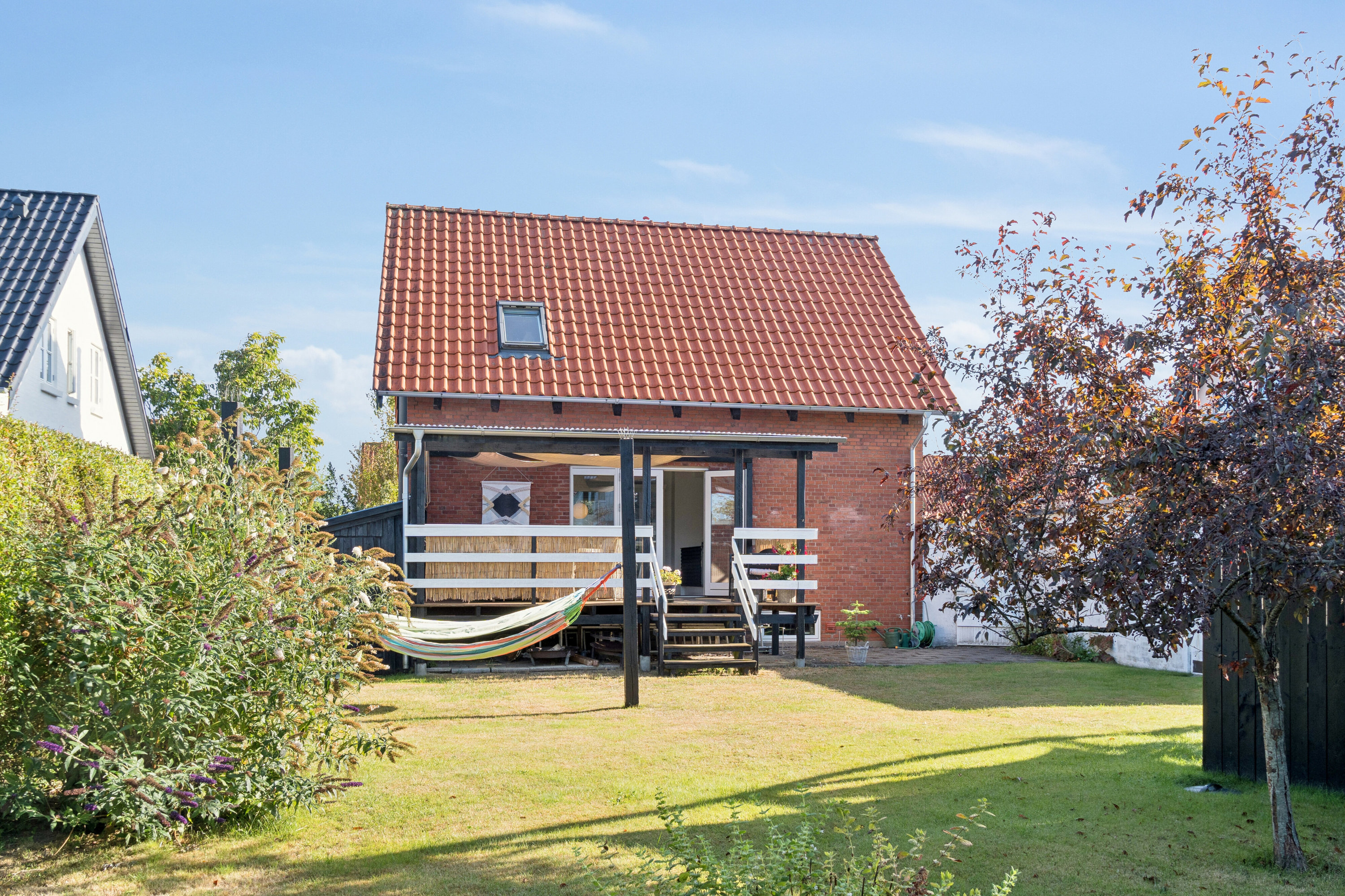 Fremhævet set fra haven billede i fuldskærmstilstand. Billede af Clausens Allé 66, Dalum, 5250 Odense SV