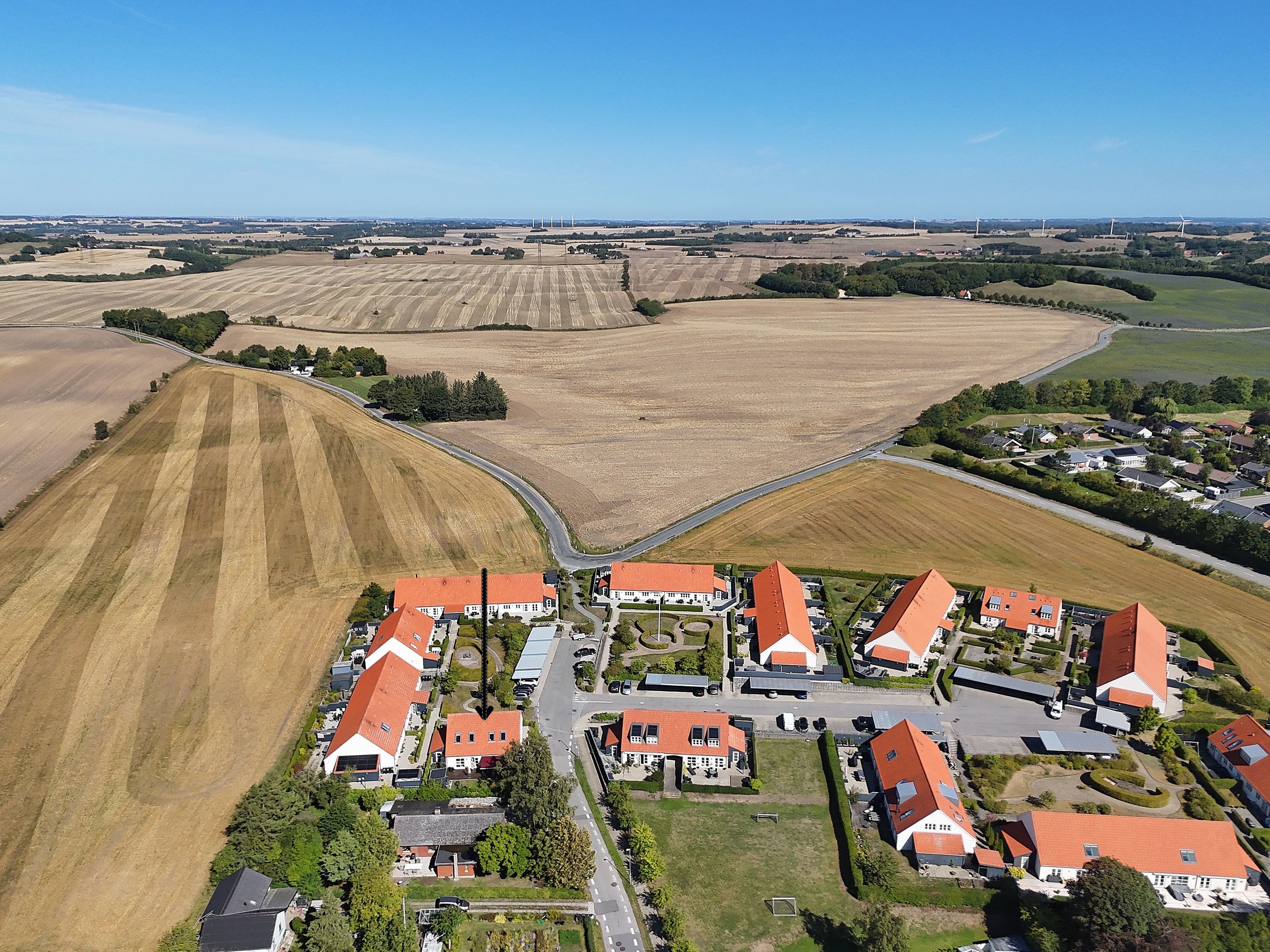 Fremhævet luftfoto billede i fuldskærmstilstand. Billede af Elsted Kirkevej 19, 8520 Lystrup
