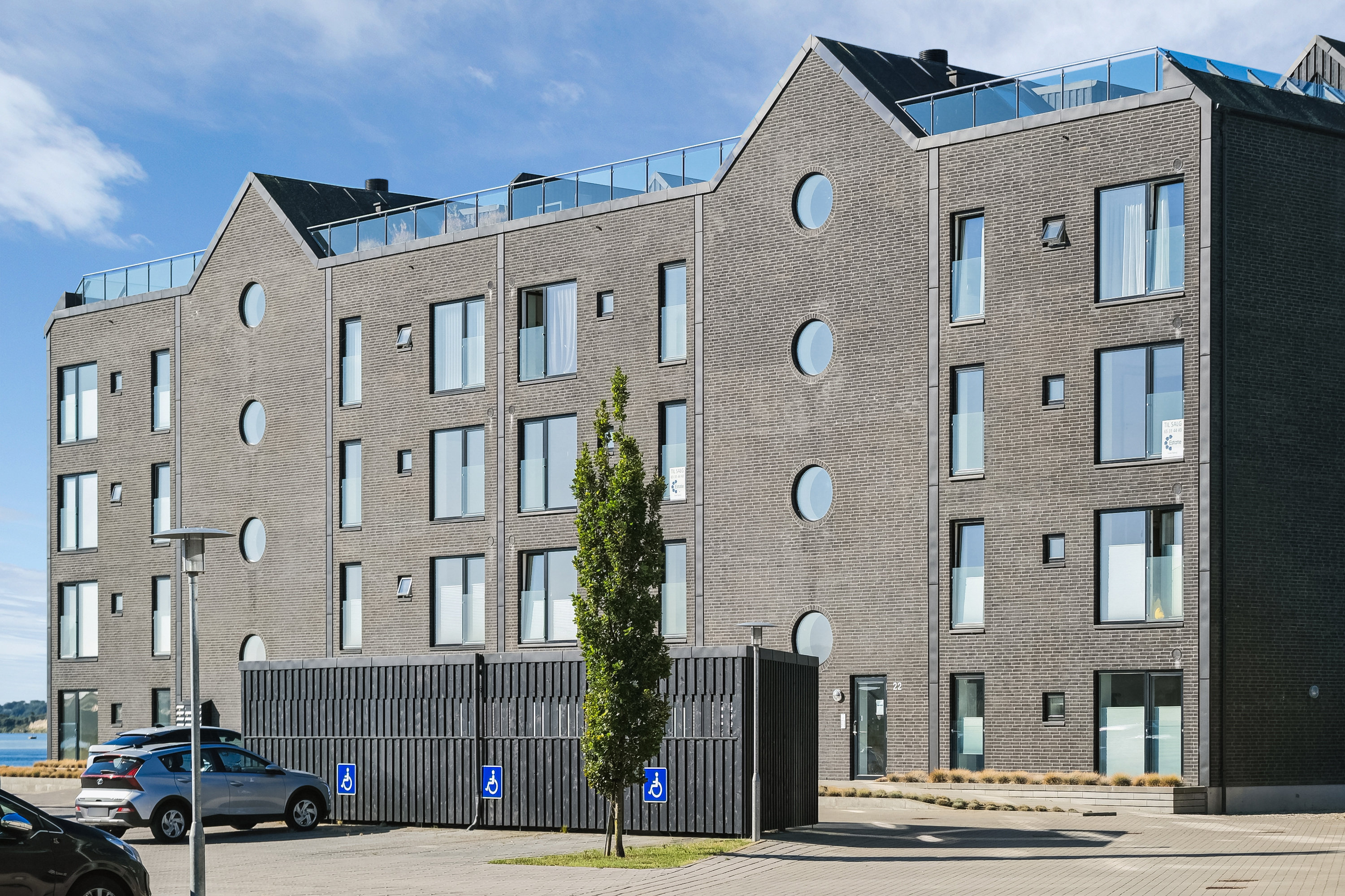 Fremhævet facade billede i fuldskærmstilstand. Billede af Midtermolen 24, 2. th., 5800 Nyborg