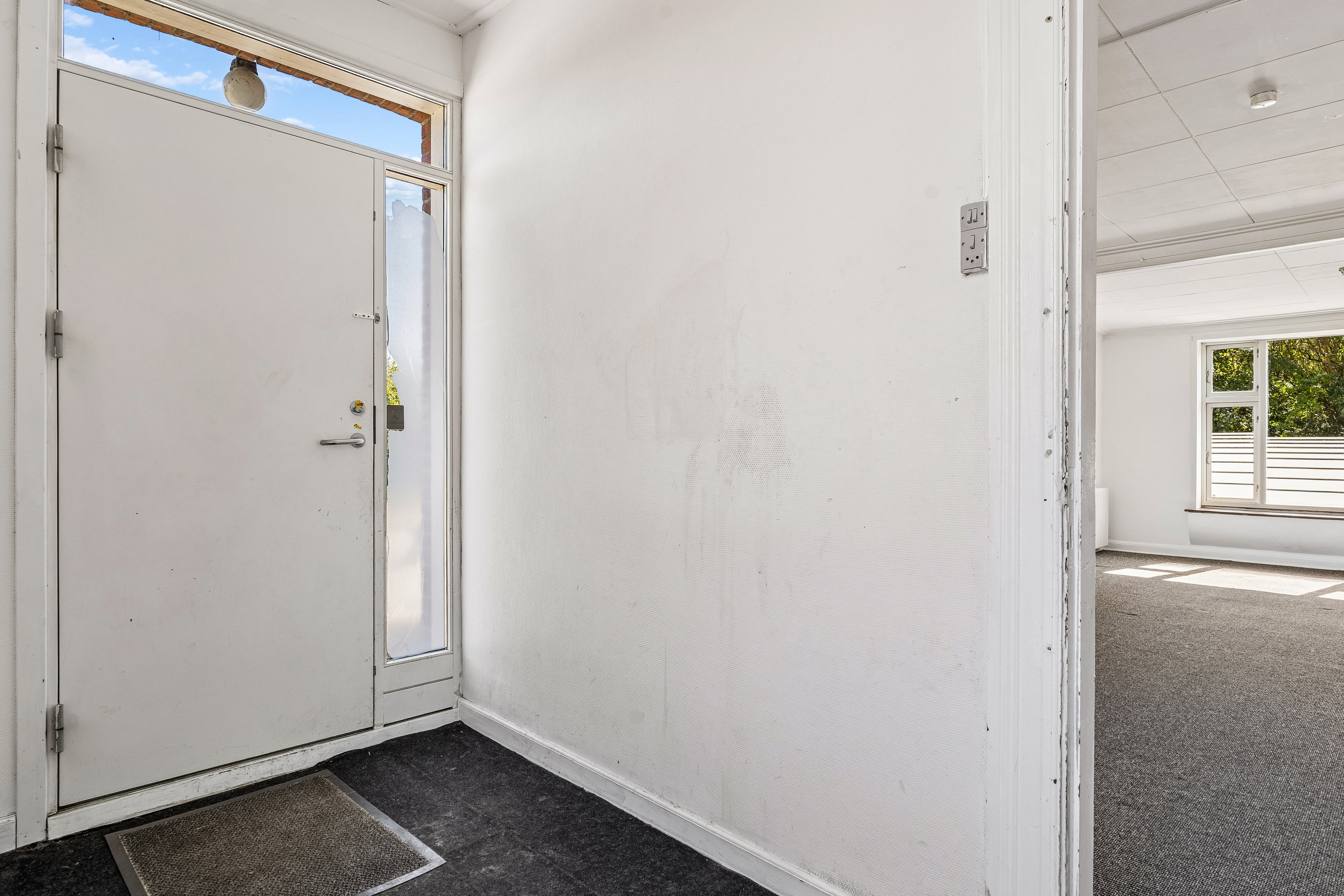Fremhævet entré billede i fuldskærmstilstand. Billede af Stationsvej 18, 8722 Hedensted