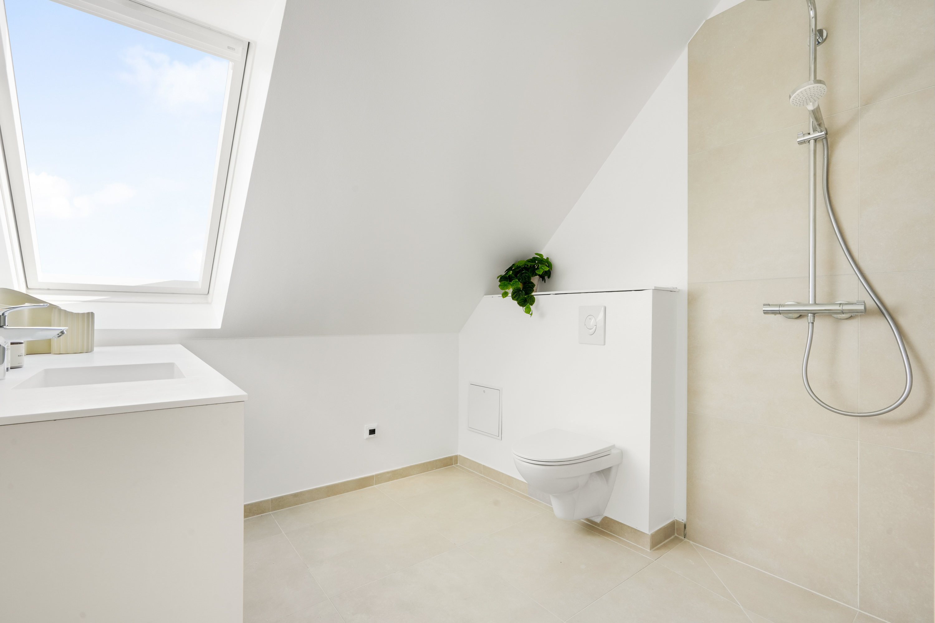 Fremhævet toilet billede i fuldskærmstilstand. Billede af Kildegårdsvej 20, 2. tv., 2900 Hellerup