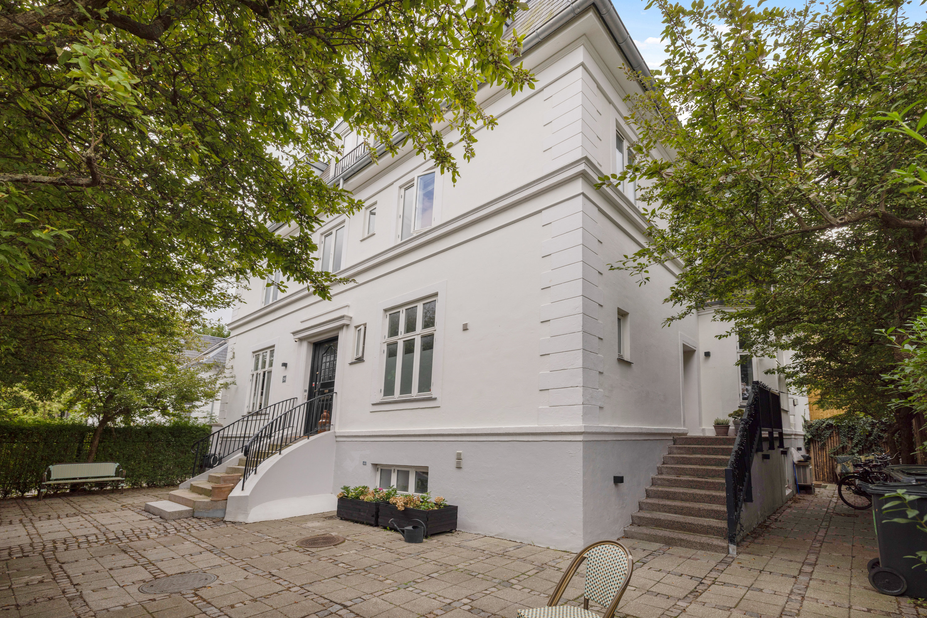 Fremhævet facade billede i fuldskærmstilstand. Billede af Grundtvigsvej 25B, 2., 1864 Frederiksberg C