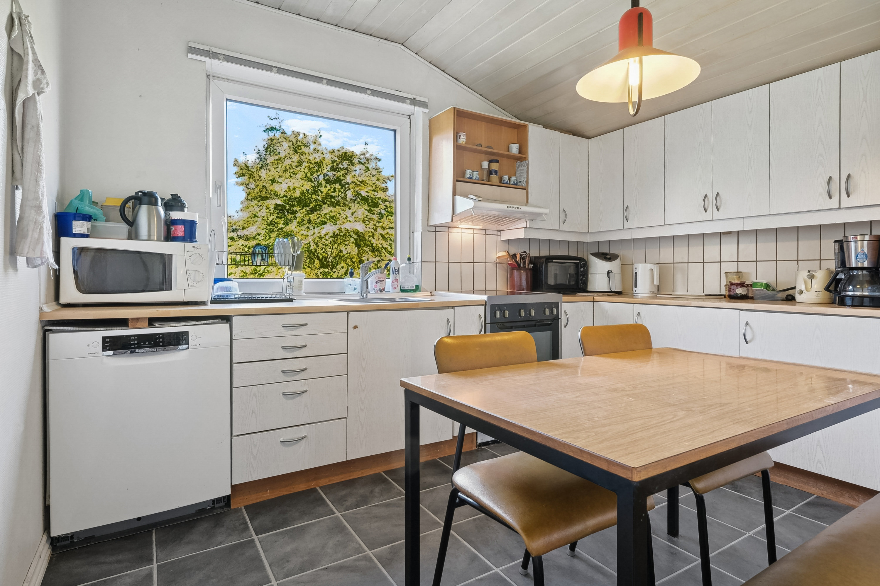 Miniaturebillede 1: køkken. Billede af Solvænget 4, Ejby, 5592 Ejby