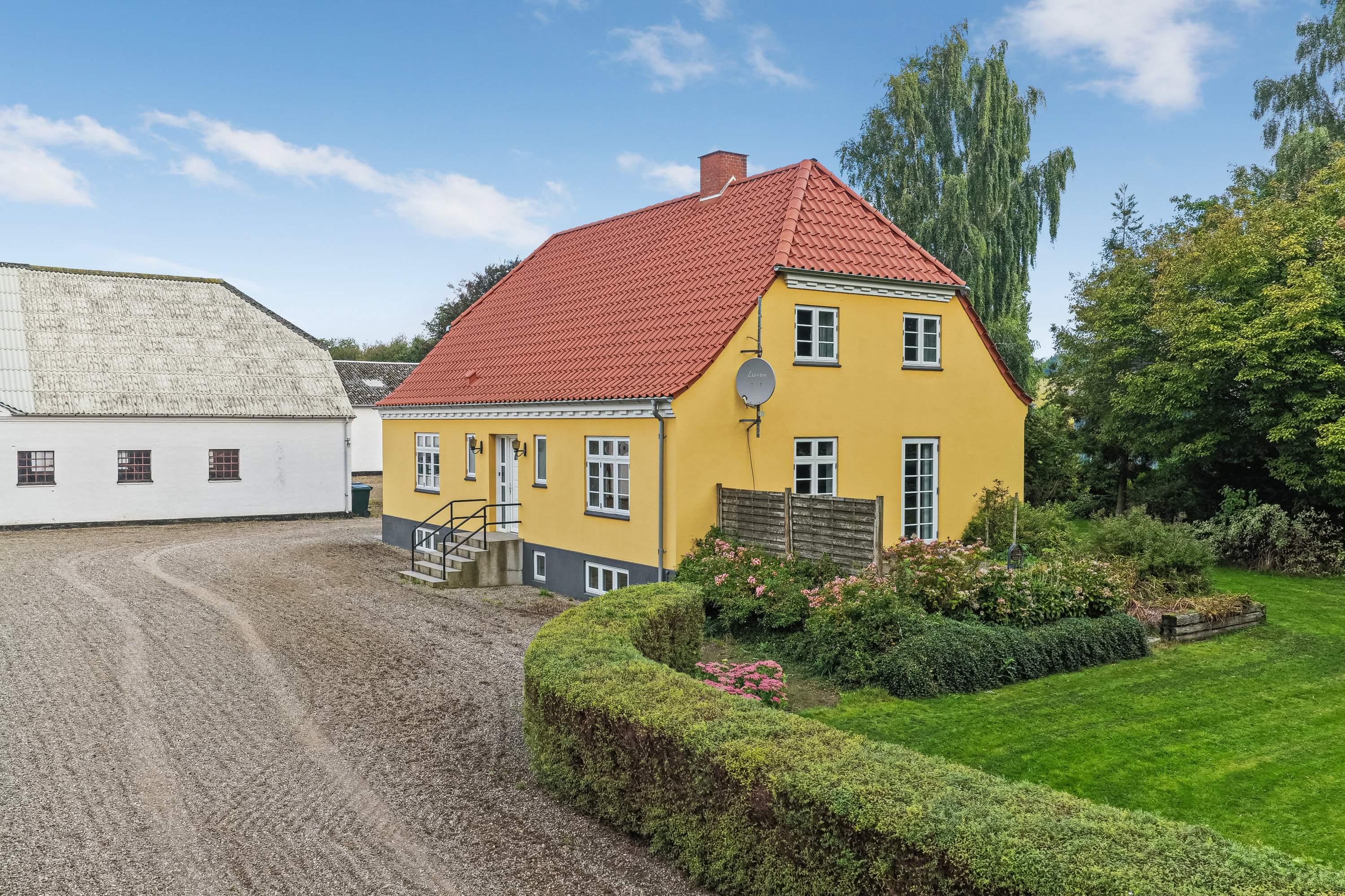 Fremhævet facade billede i fuldskærmstilstand. Billede af Akkerupvej 55, 5683 Haarby