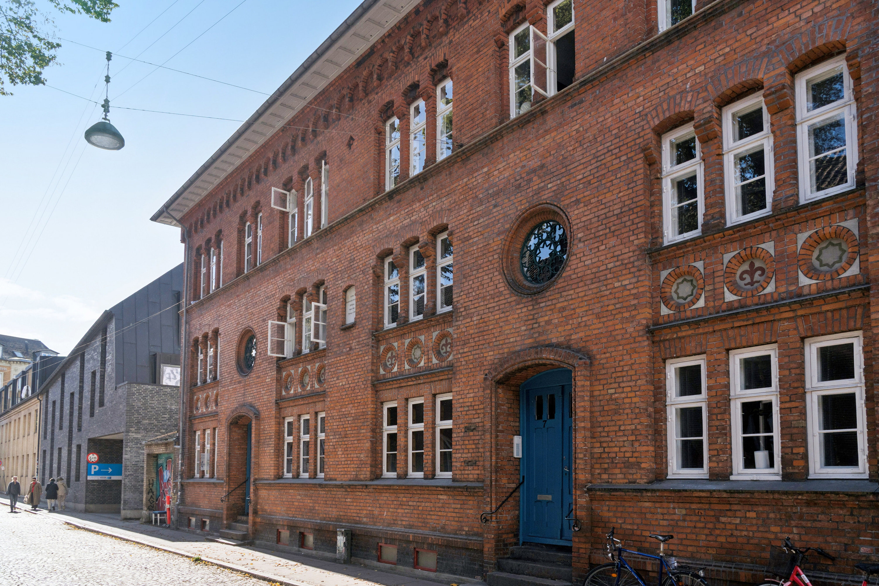 Fremhævet facade billede i fuldskærmstilstand. Billede af Paradisgade 5, st. tv., 8000 Aarhus C