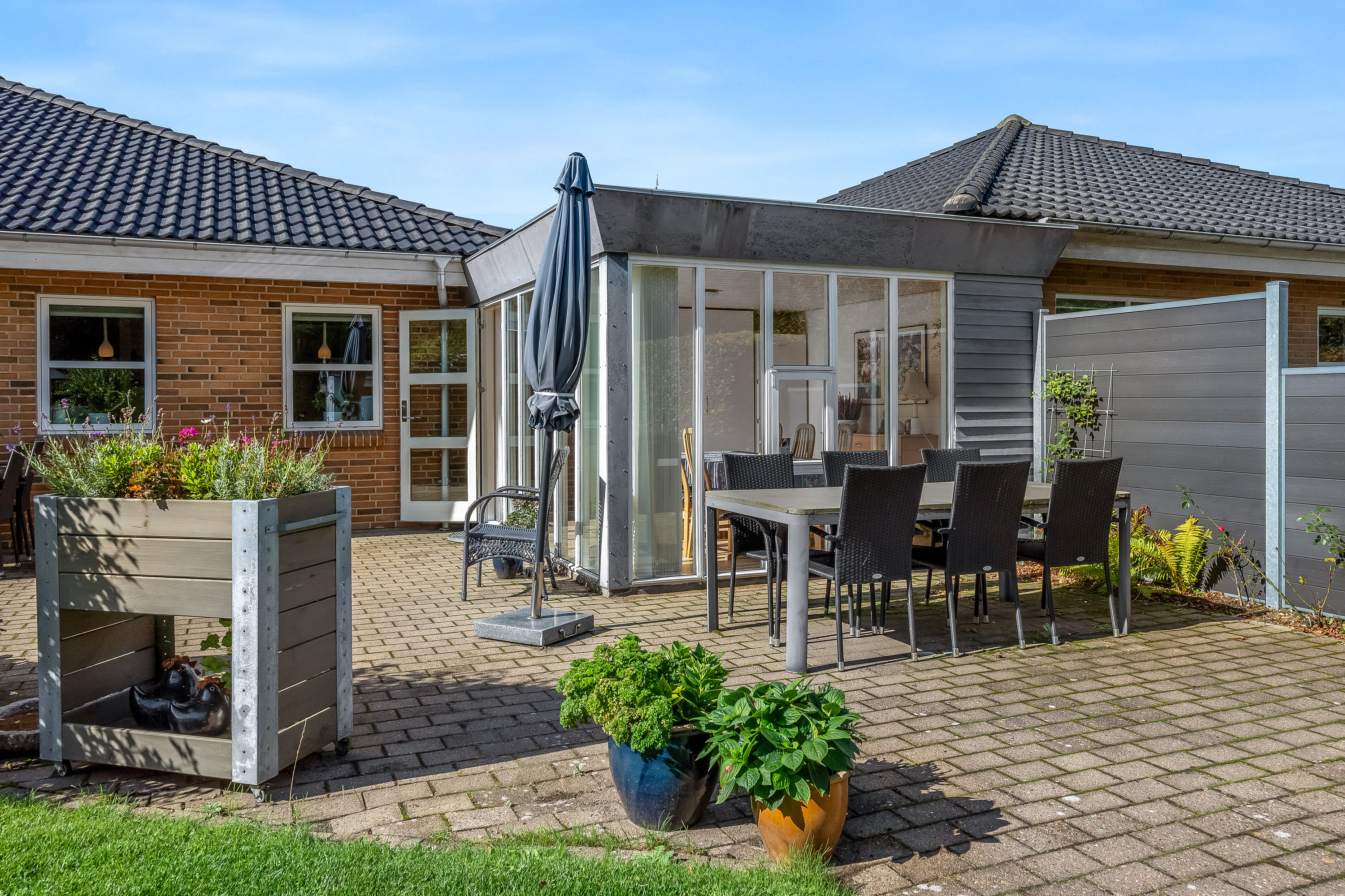 Fremhævet terrasse billede i fuldskærmstilstand. Billede af Skovstjernen 31, Mejrup, 7500 Holstebro