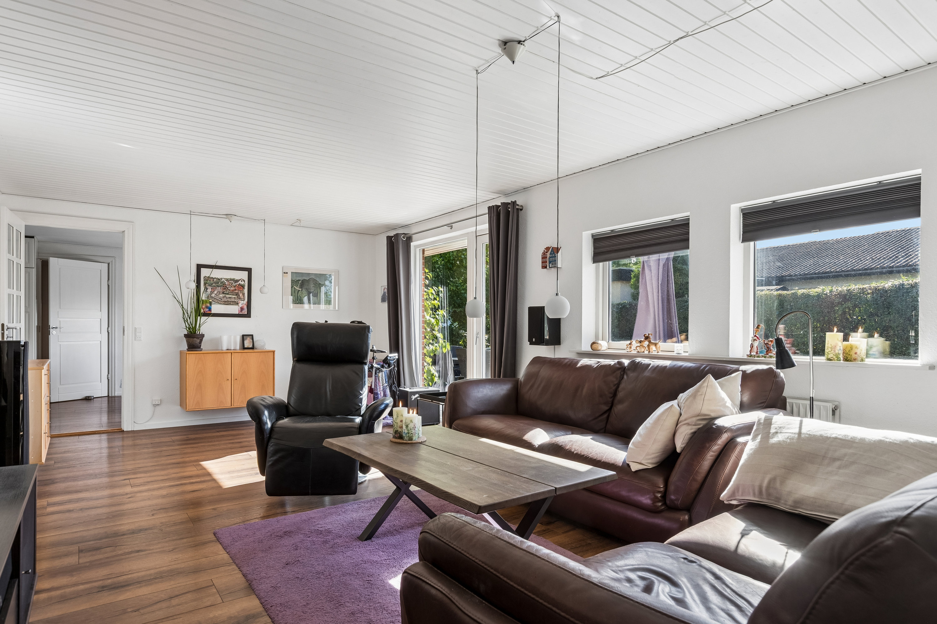 Fremhævet stue billede i fuldskærmstilstand. Billede af Sønderholm Alle 25, 2770 Kastrup