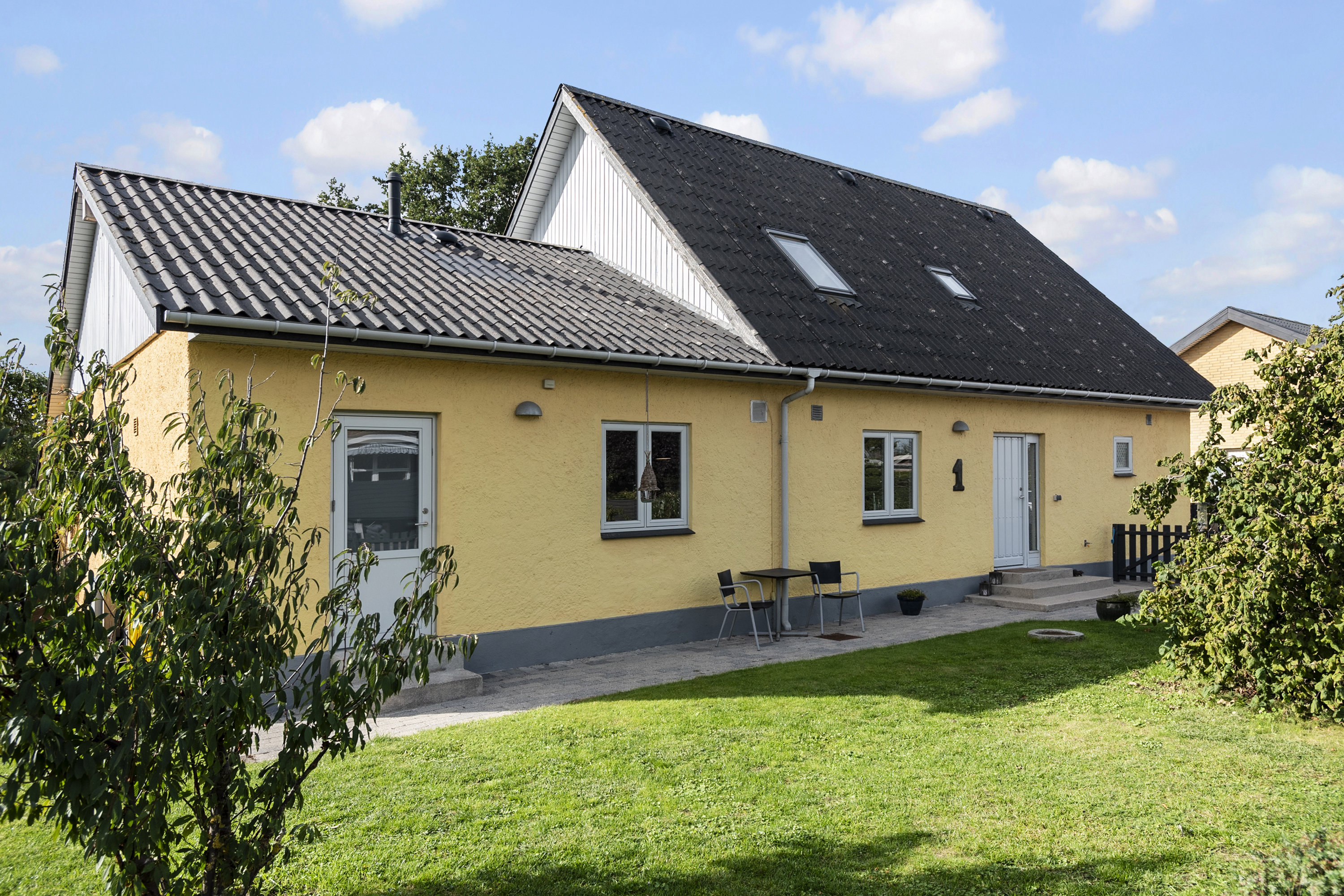 Villa: Ejendommen på Rønnevej 1, 4600 Køge