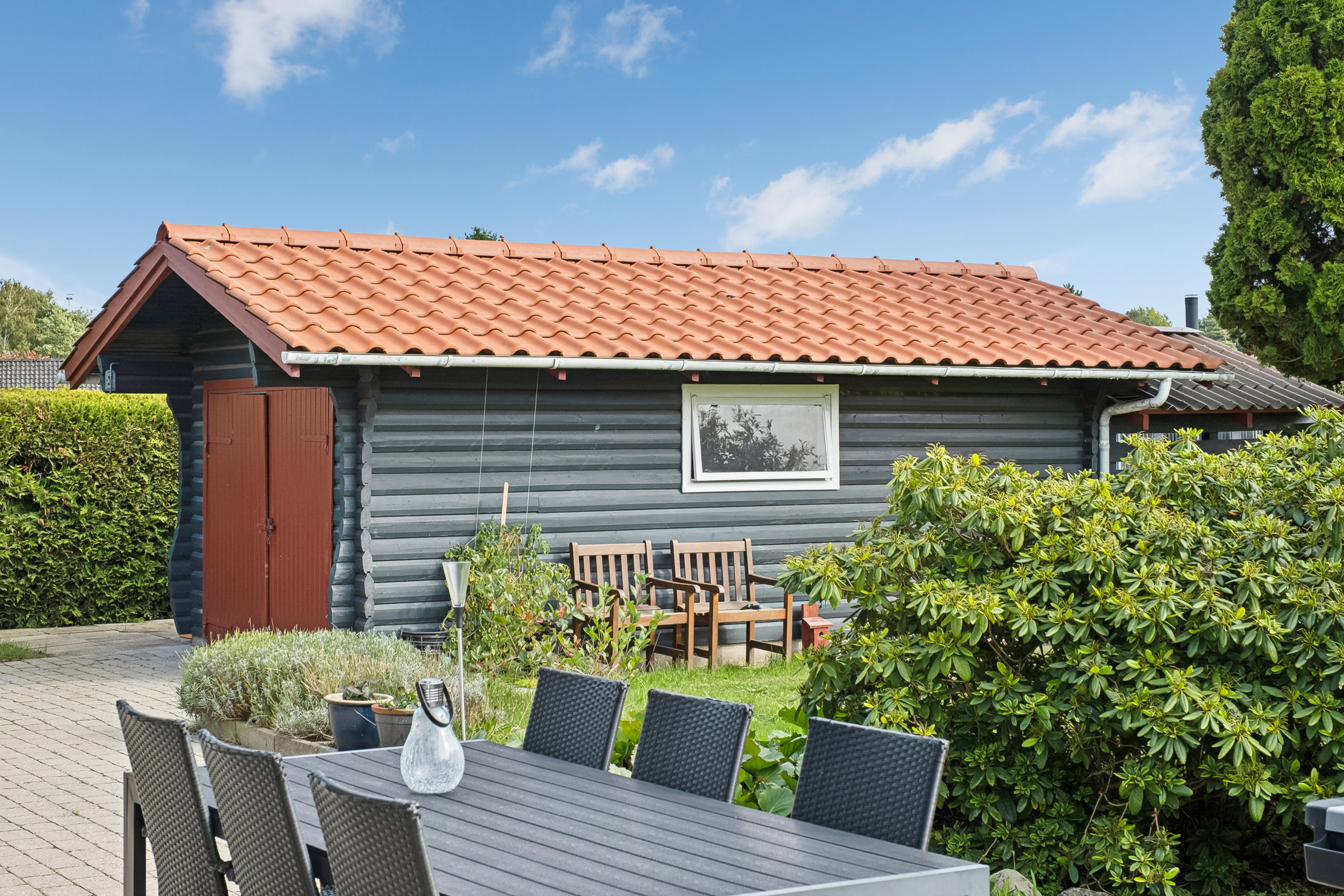 Fremhævet terrasse billede i fuldskærmstilstand. Billede af Kærvangen 4, 5683 Haarby